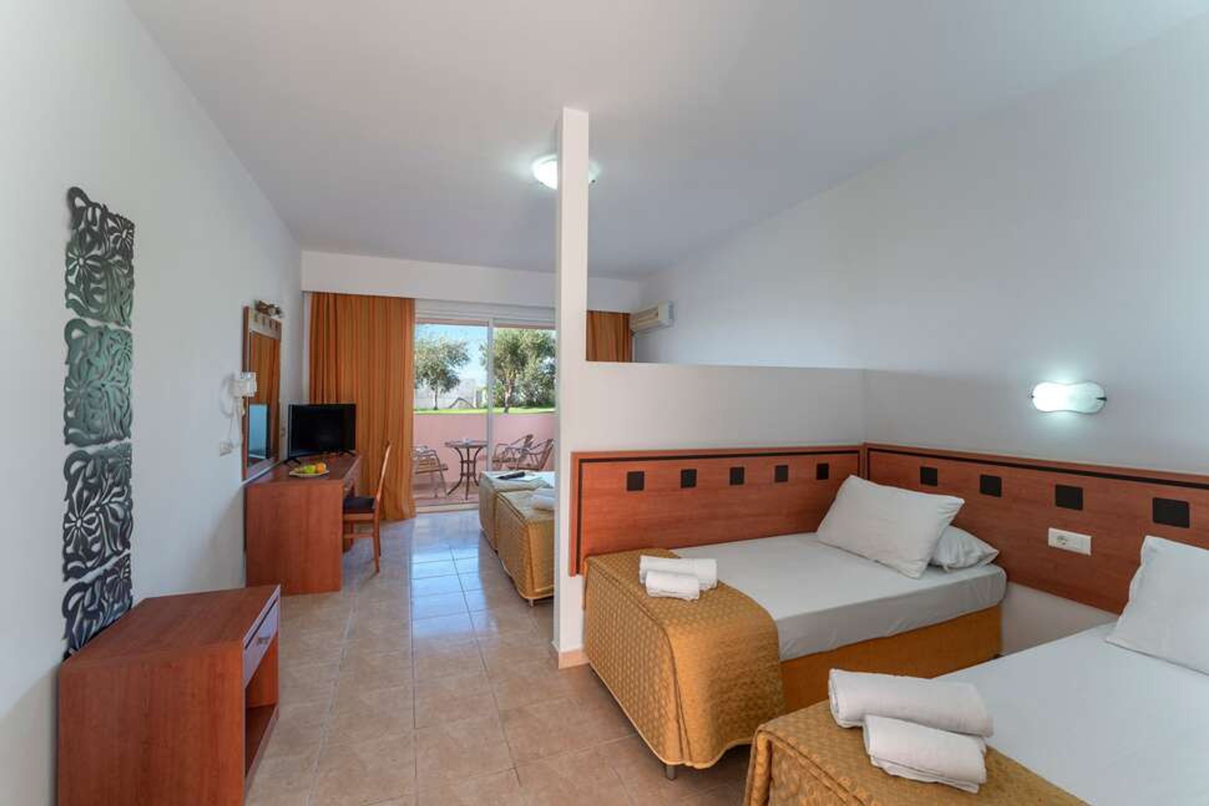 Myrina Beach foto 4