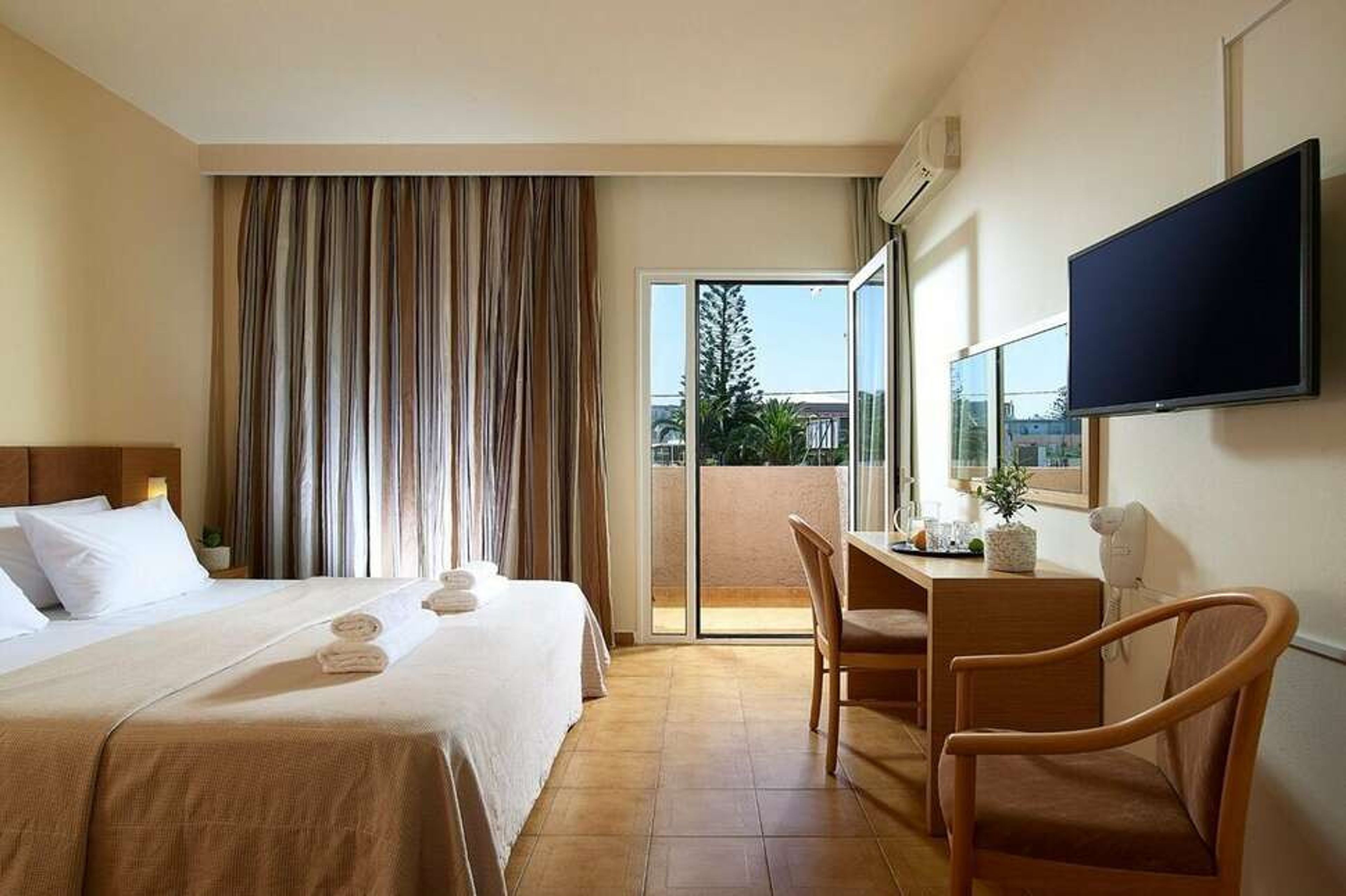 Malia Bay Beach Hotel & Bungalows foto 3