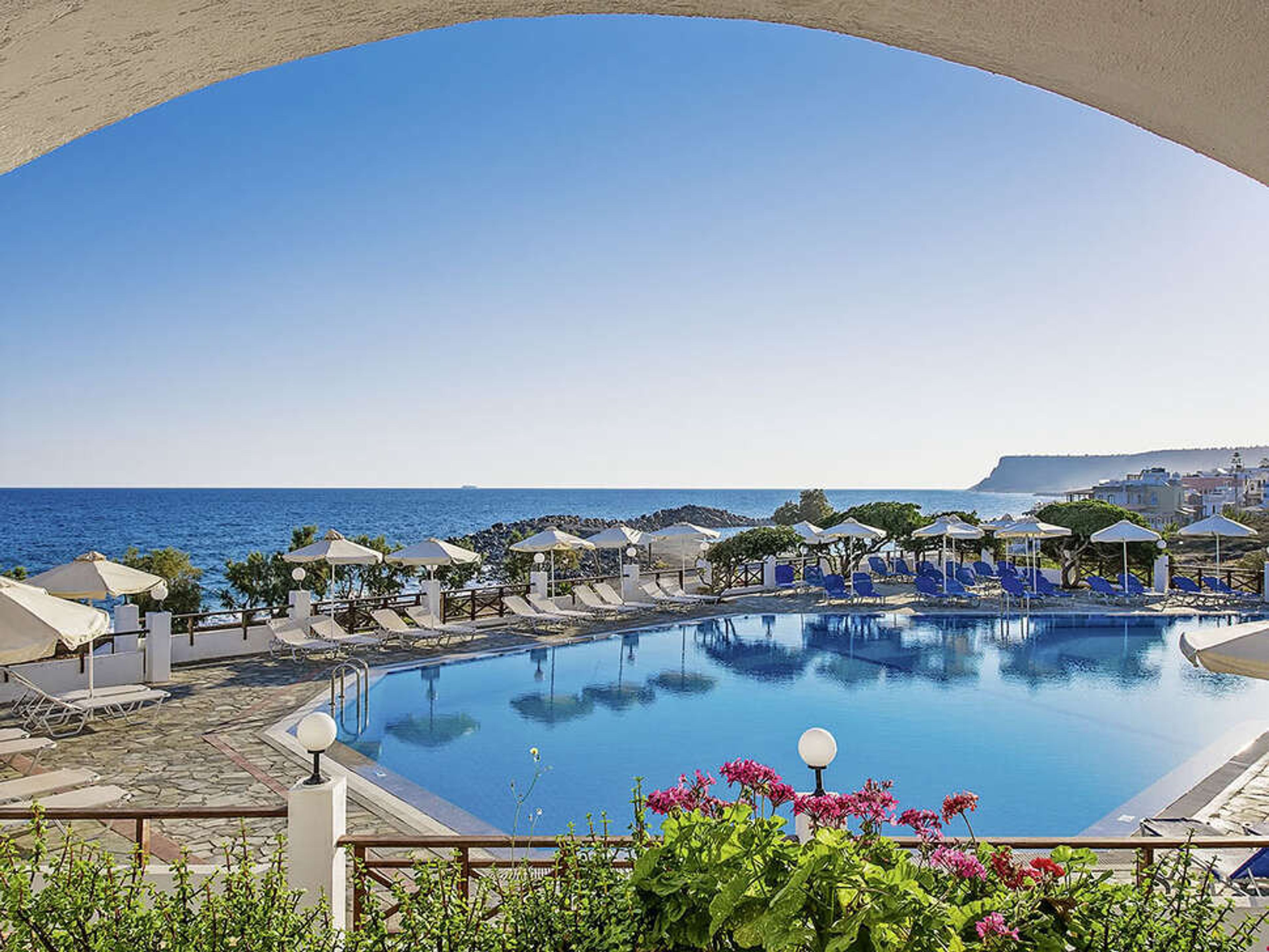 Maritimo Beach foto 1