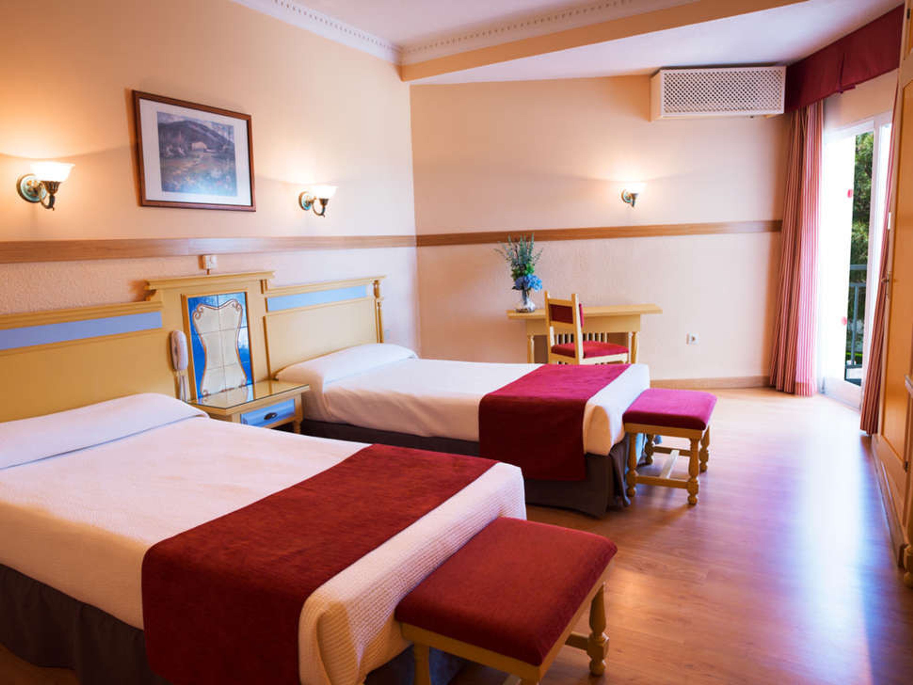 Monarque Torreblanca foto 1