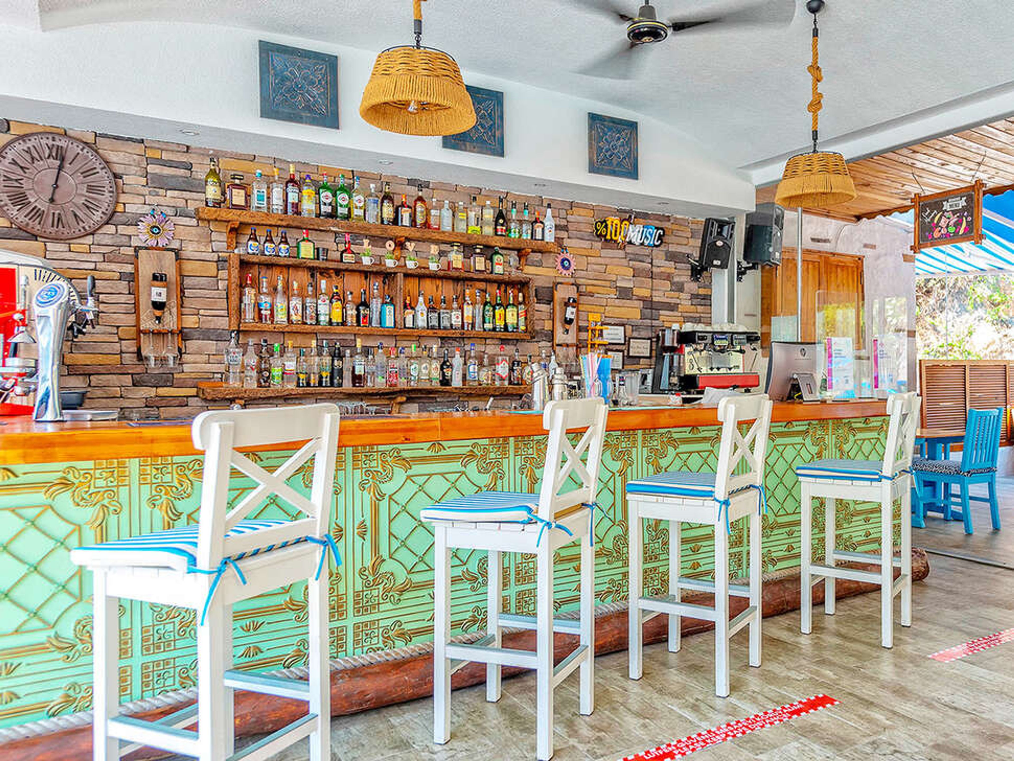 Montebello Deluxe foto 3