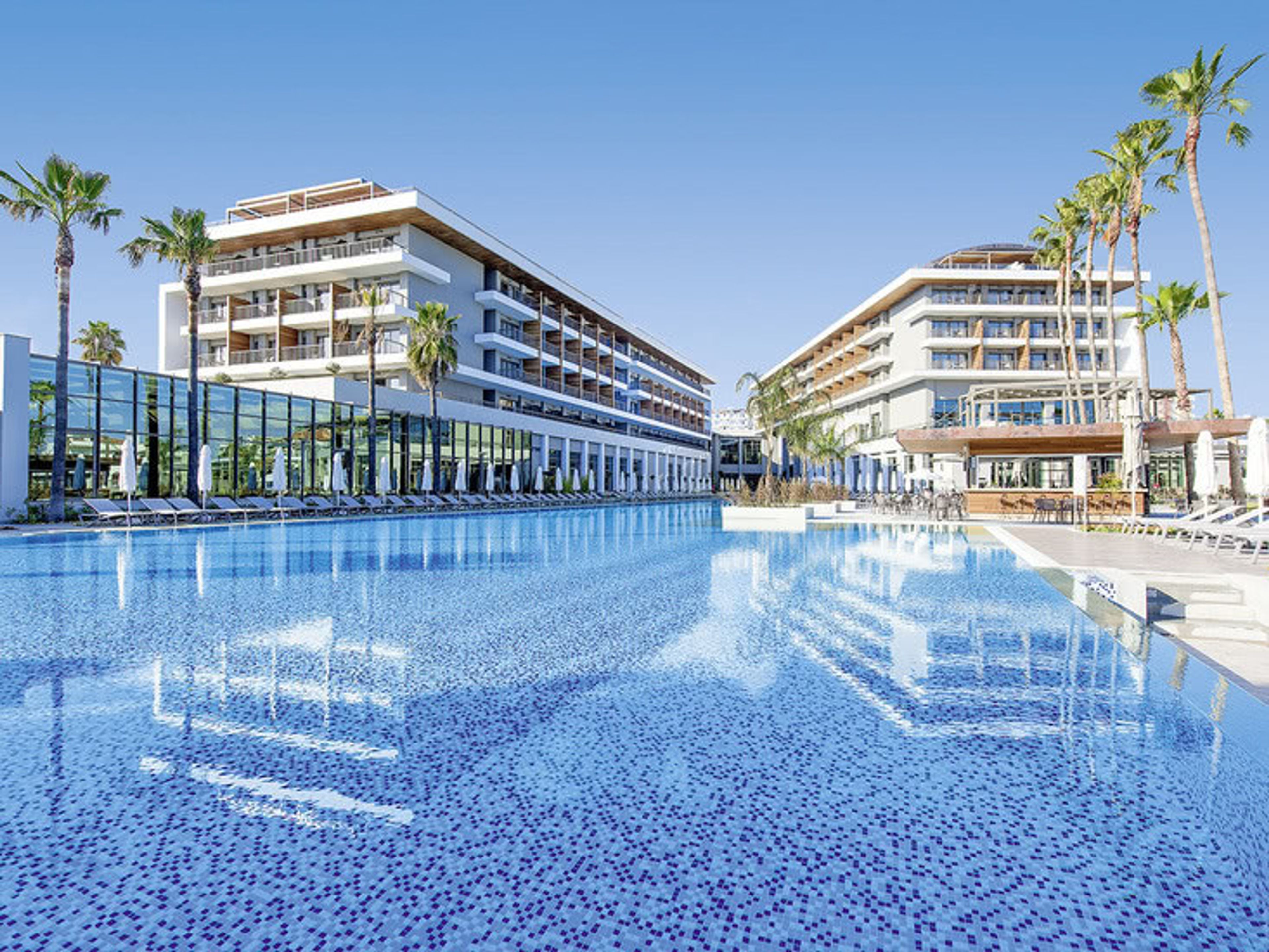 Acanthus and Cennet Barut Collection