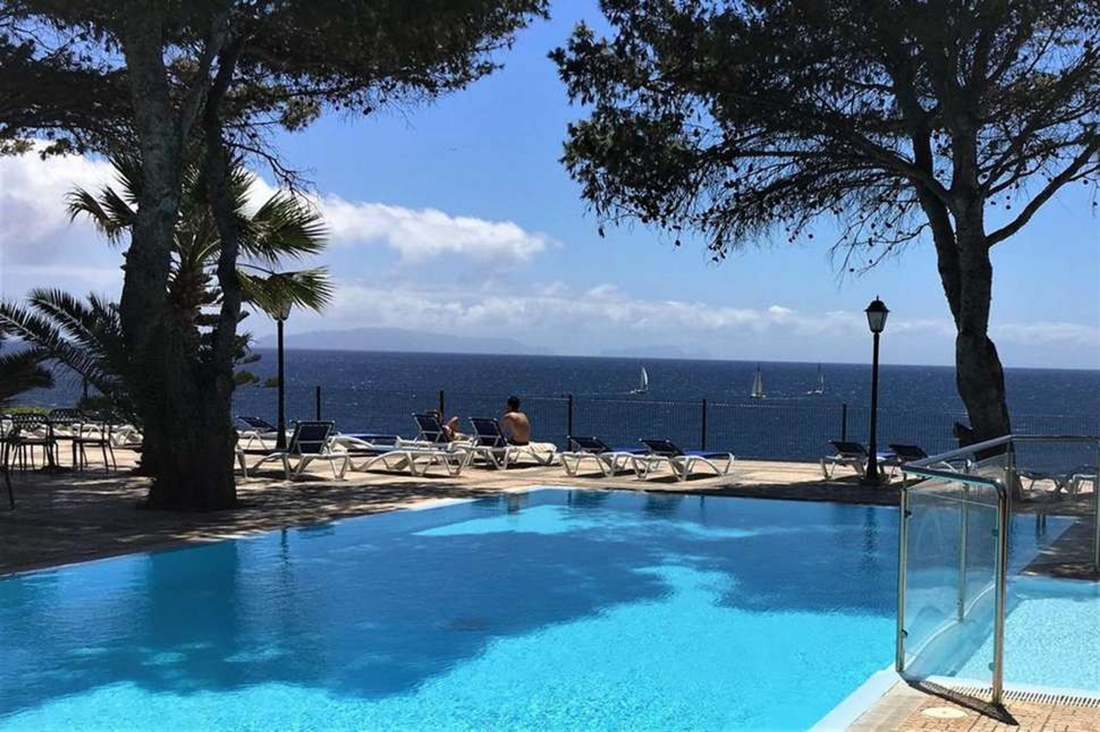 Albatroz Beach & Yacht Club