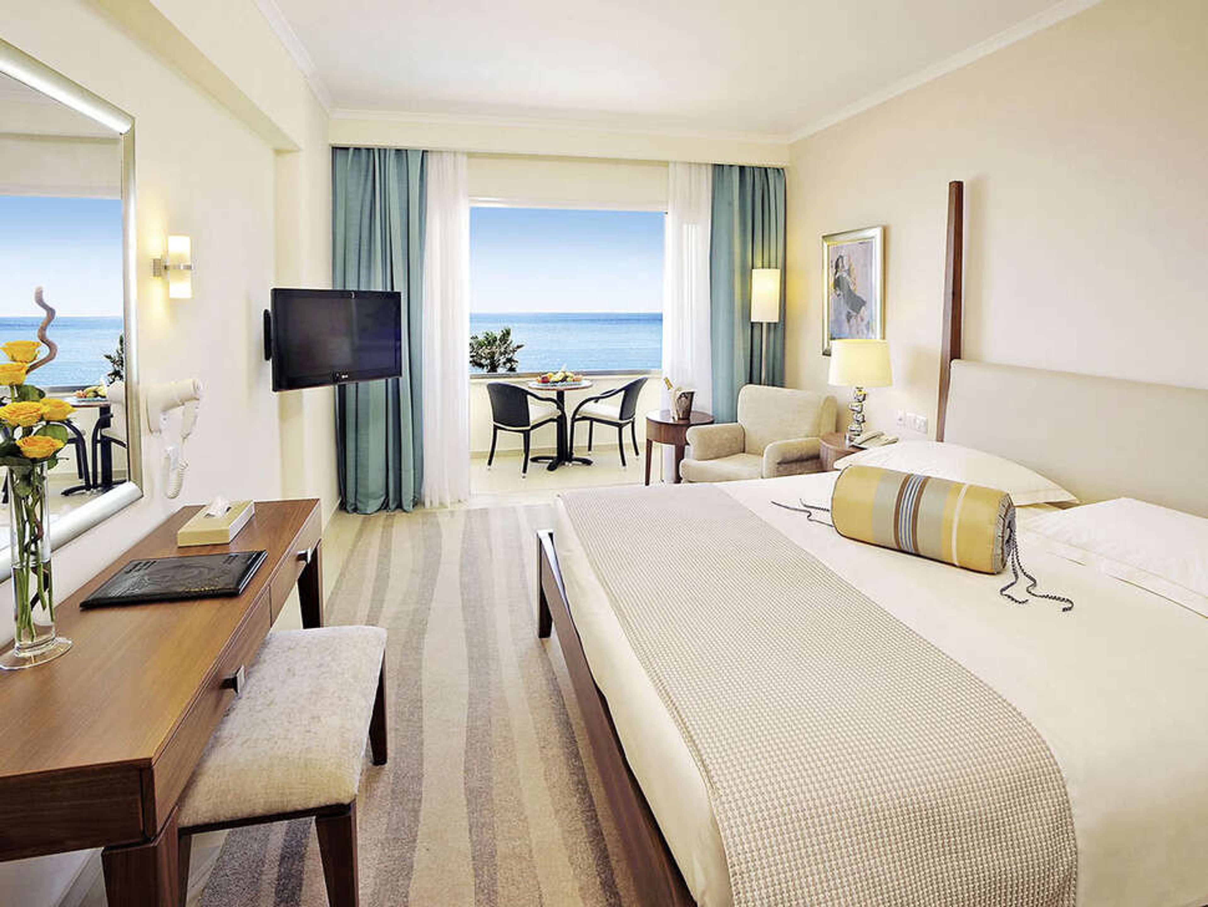 Alexander the Great Beach foto 3