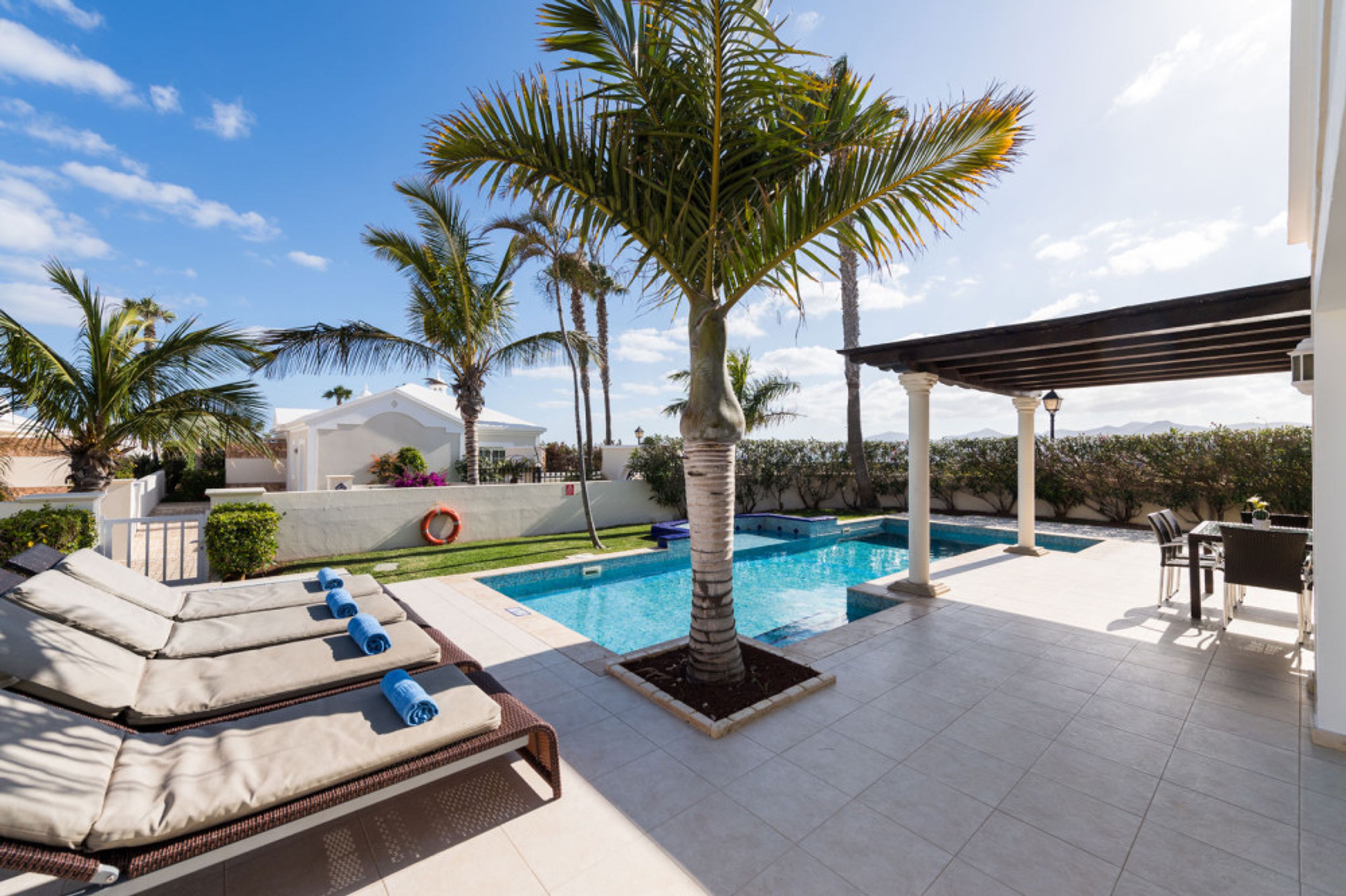 Alondra Villas & Suites