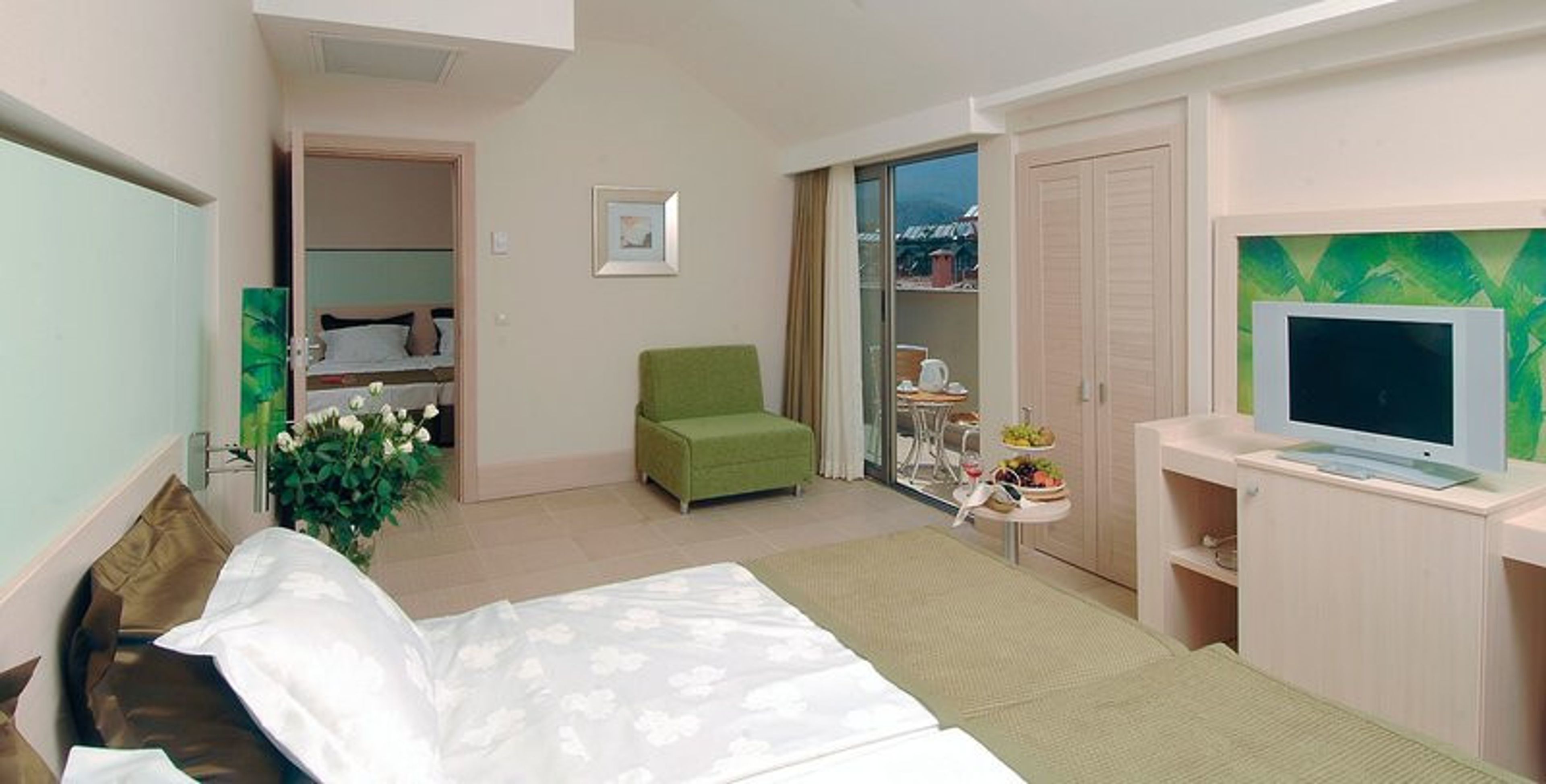 Ambassador Plaza foto 2