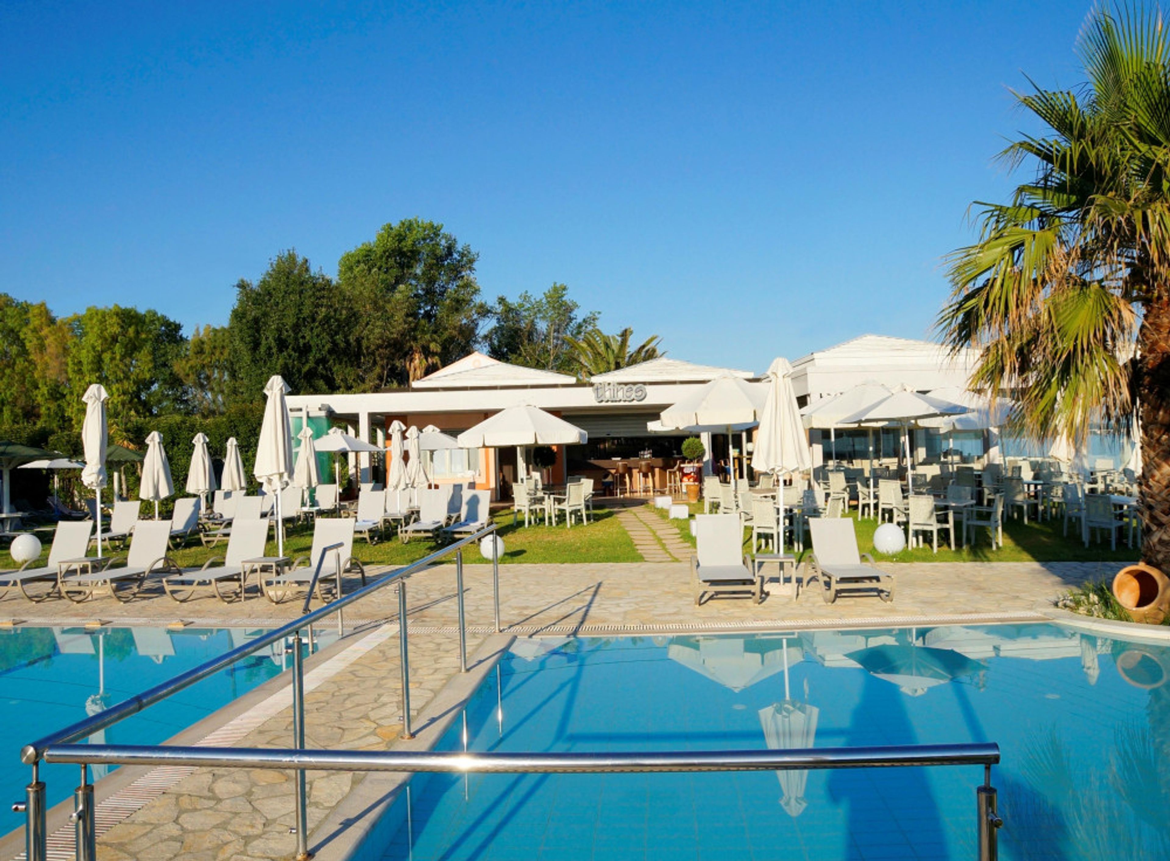 Aparthotel Acharavi Beach