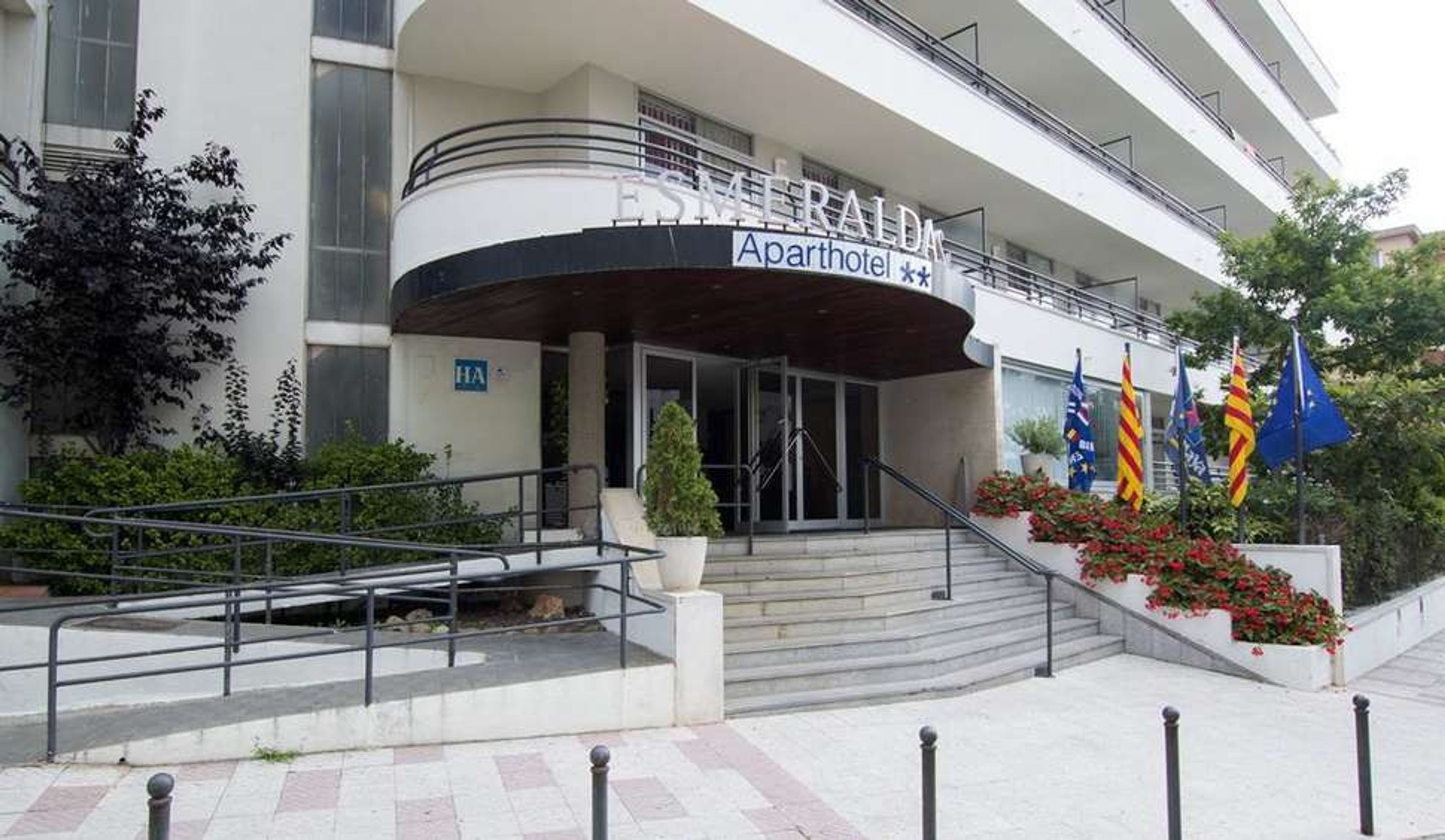 Aparthotel Esmeraldas