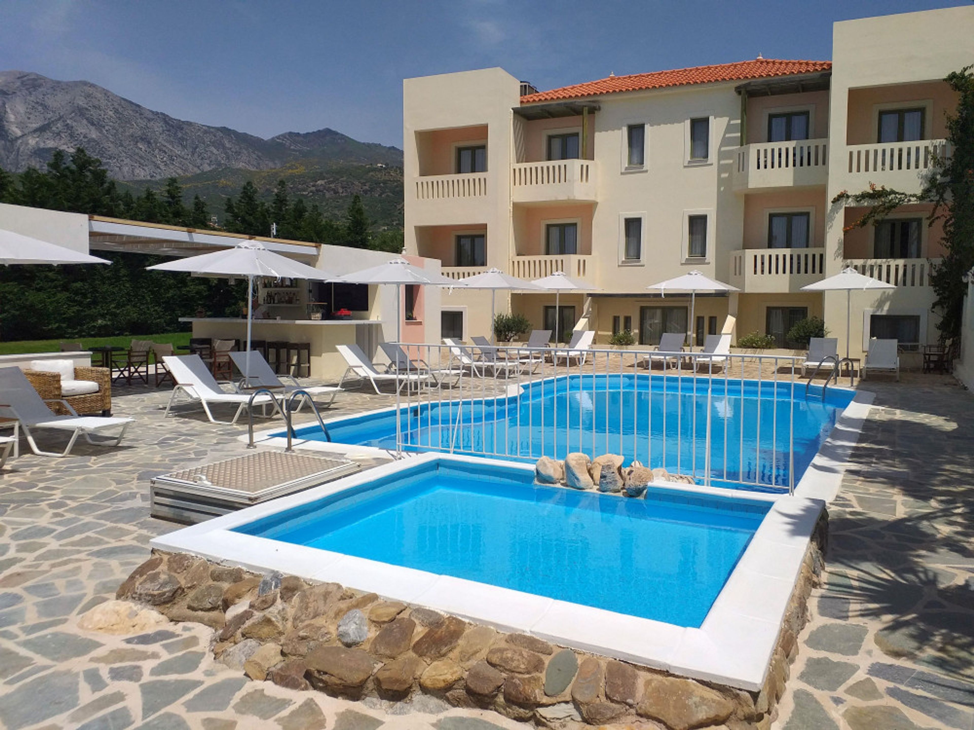 Aphrodite Hotel & Suites