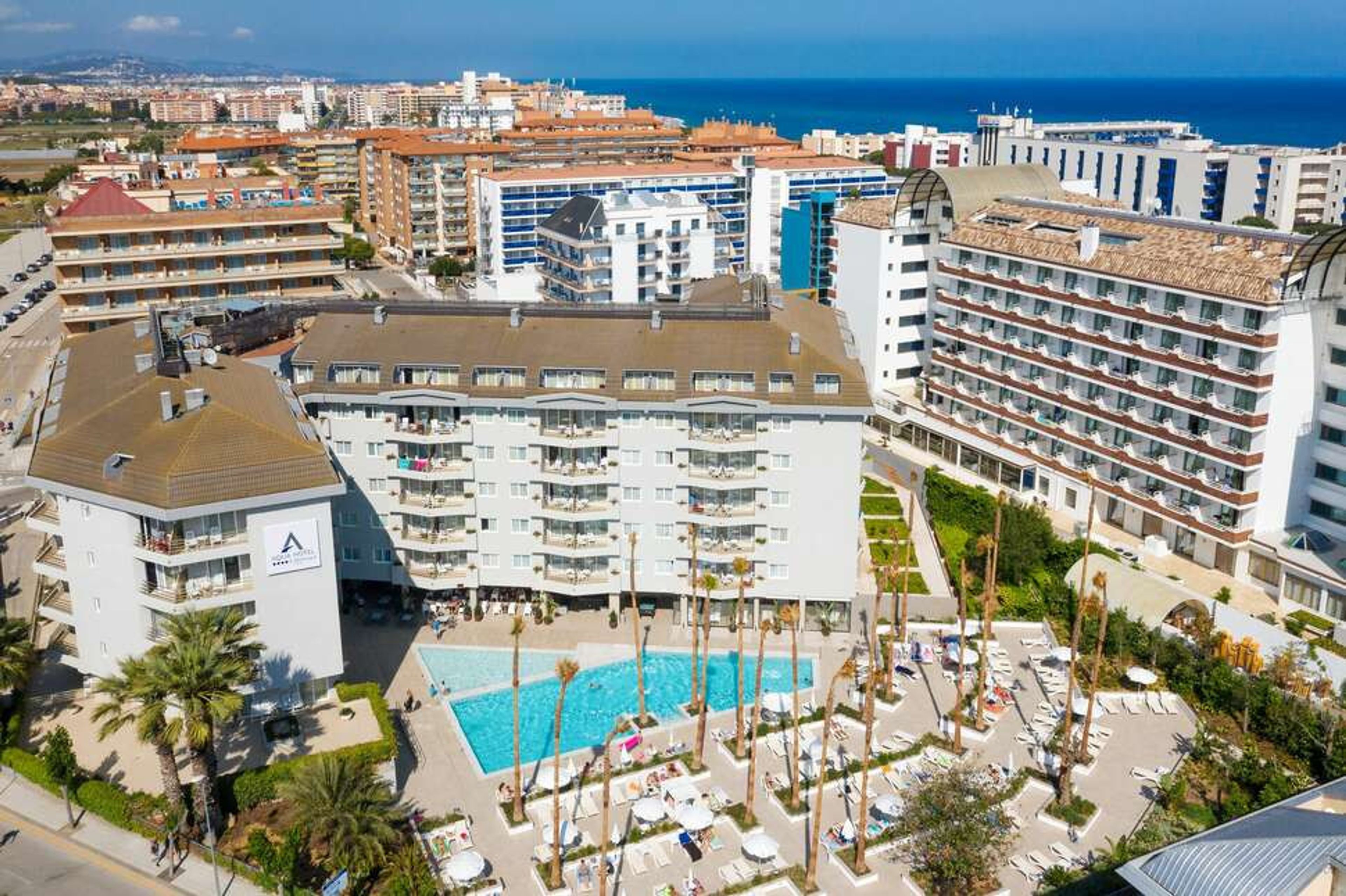 AQUA Hotel Montagut Suites