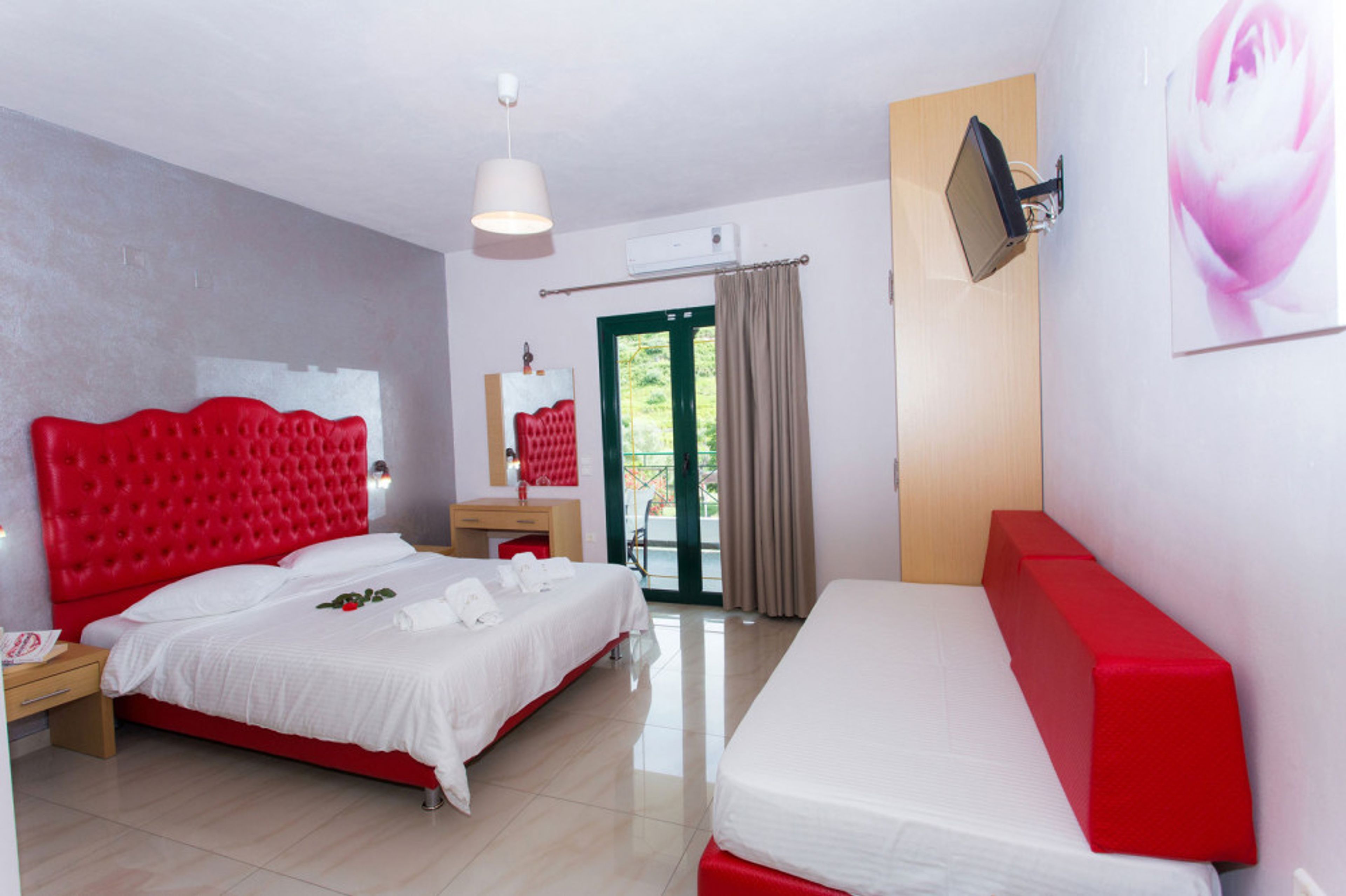 Aristides Gardens foto 2