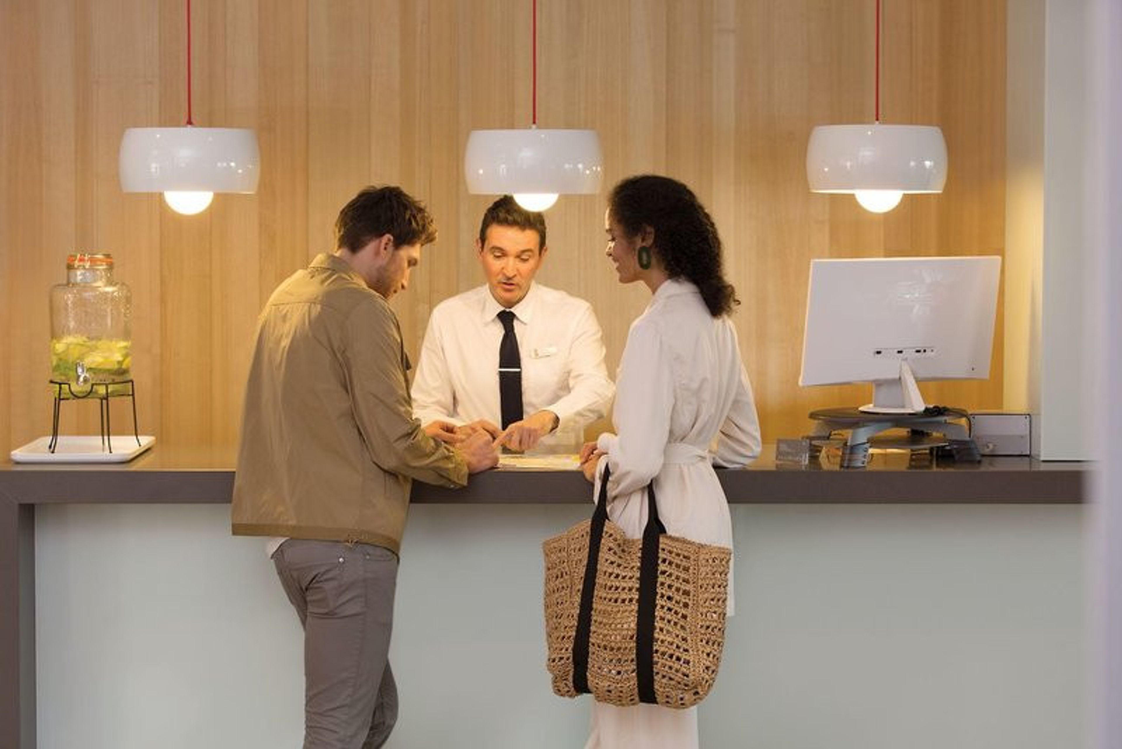 Artiem Carlos III foto 1