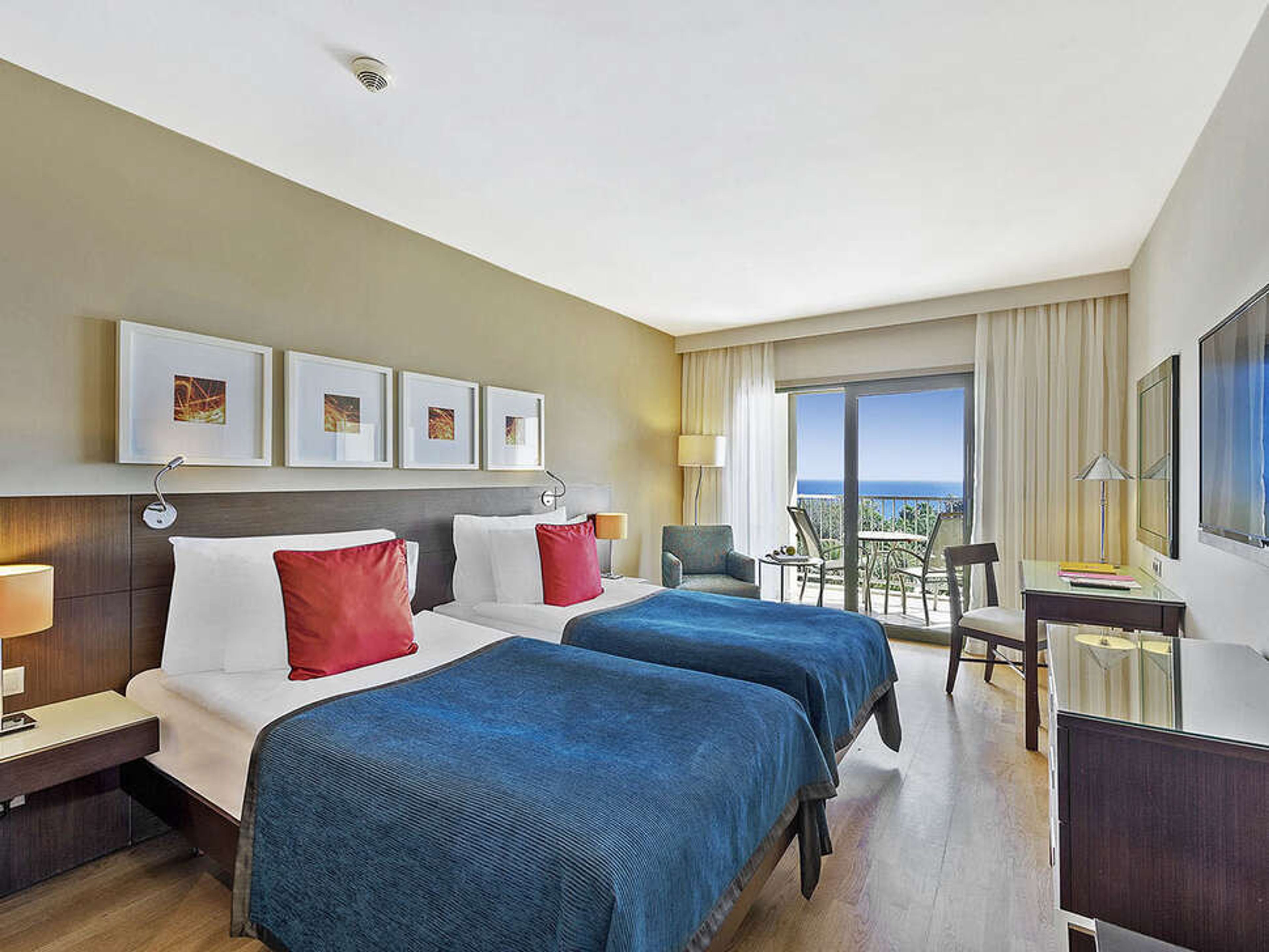 Arum Barut Collection foto 2