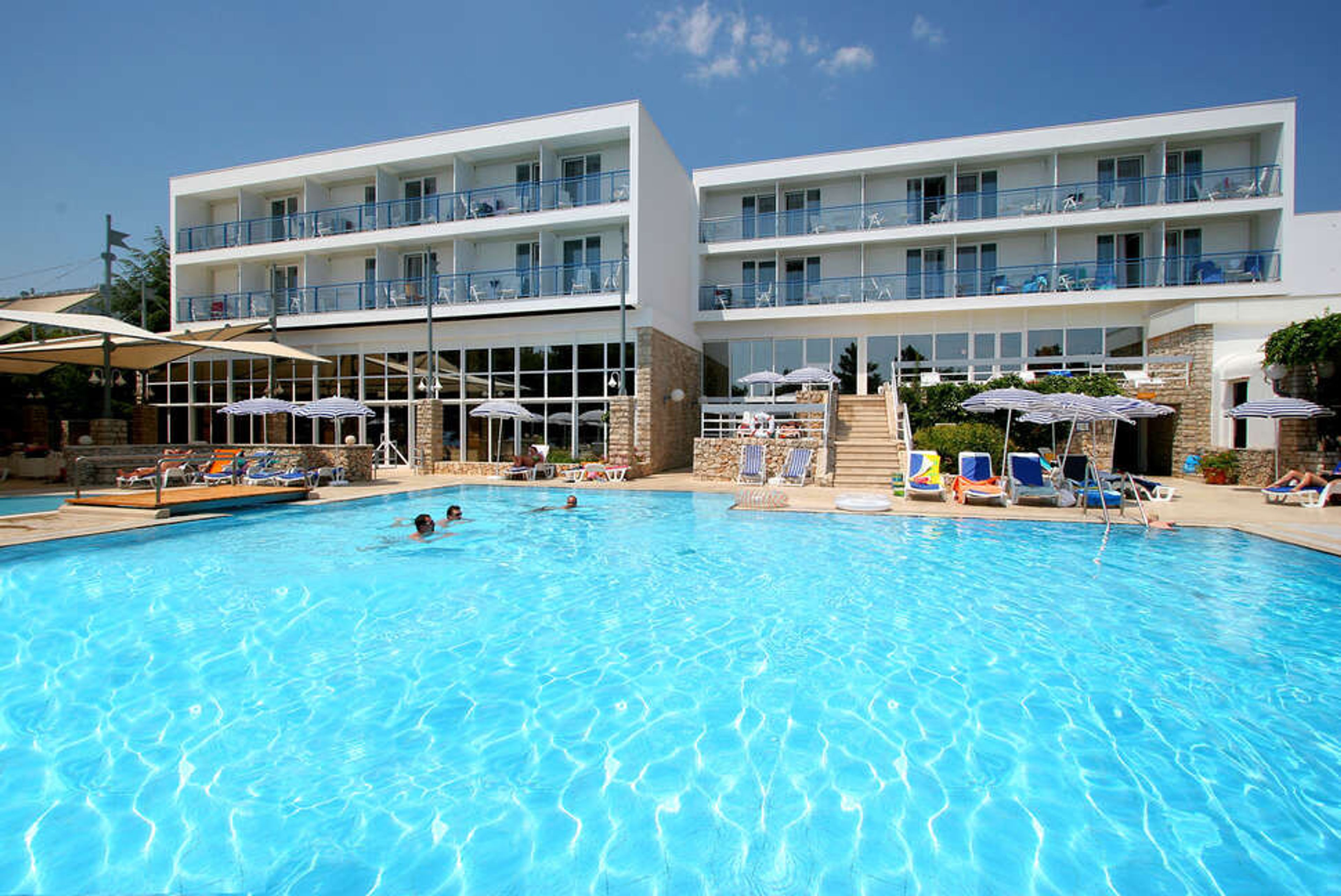 Bluesun Borak foto 2