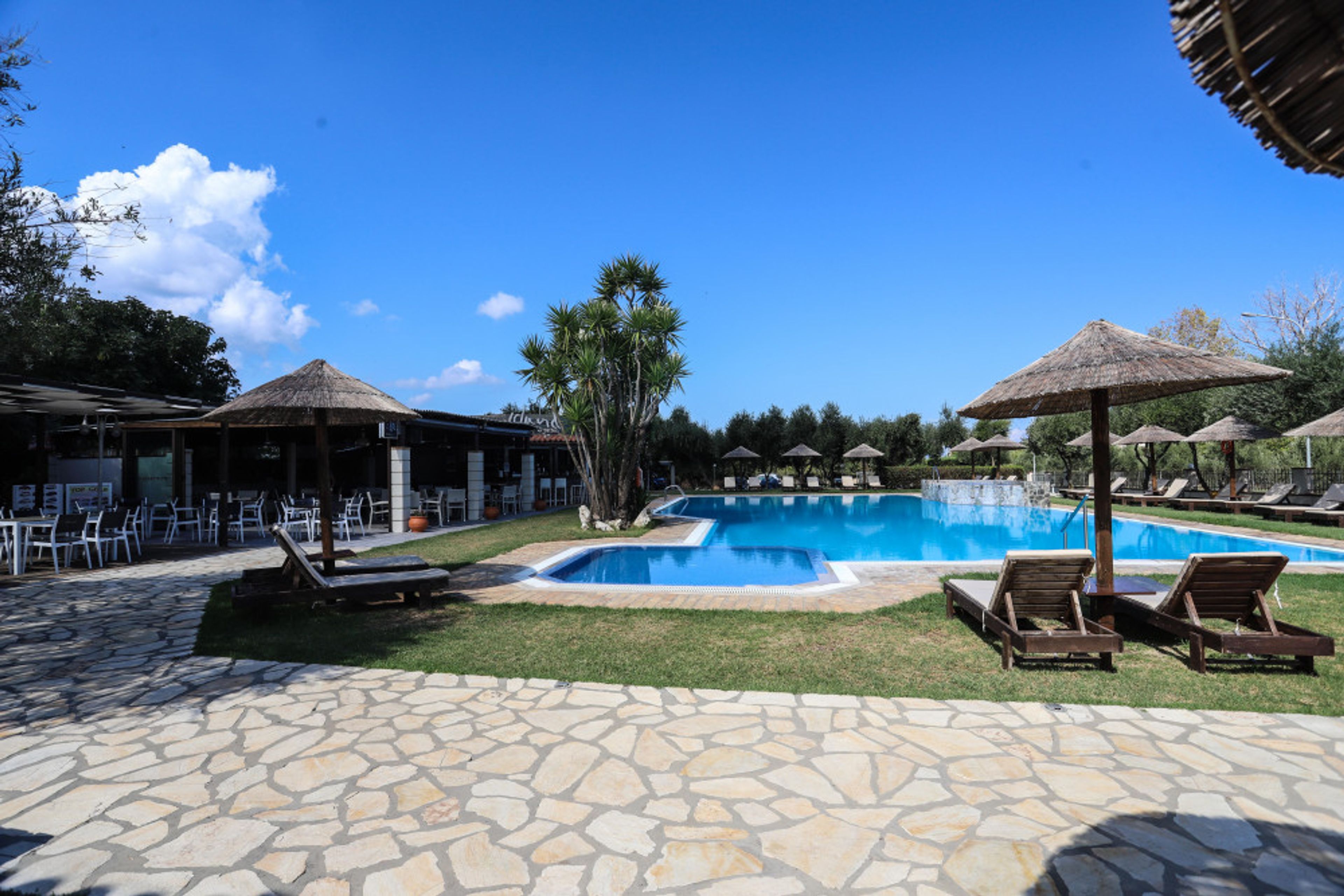 Bostonia Village foto 1