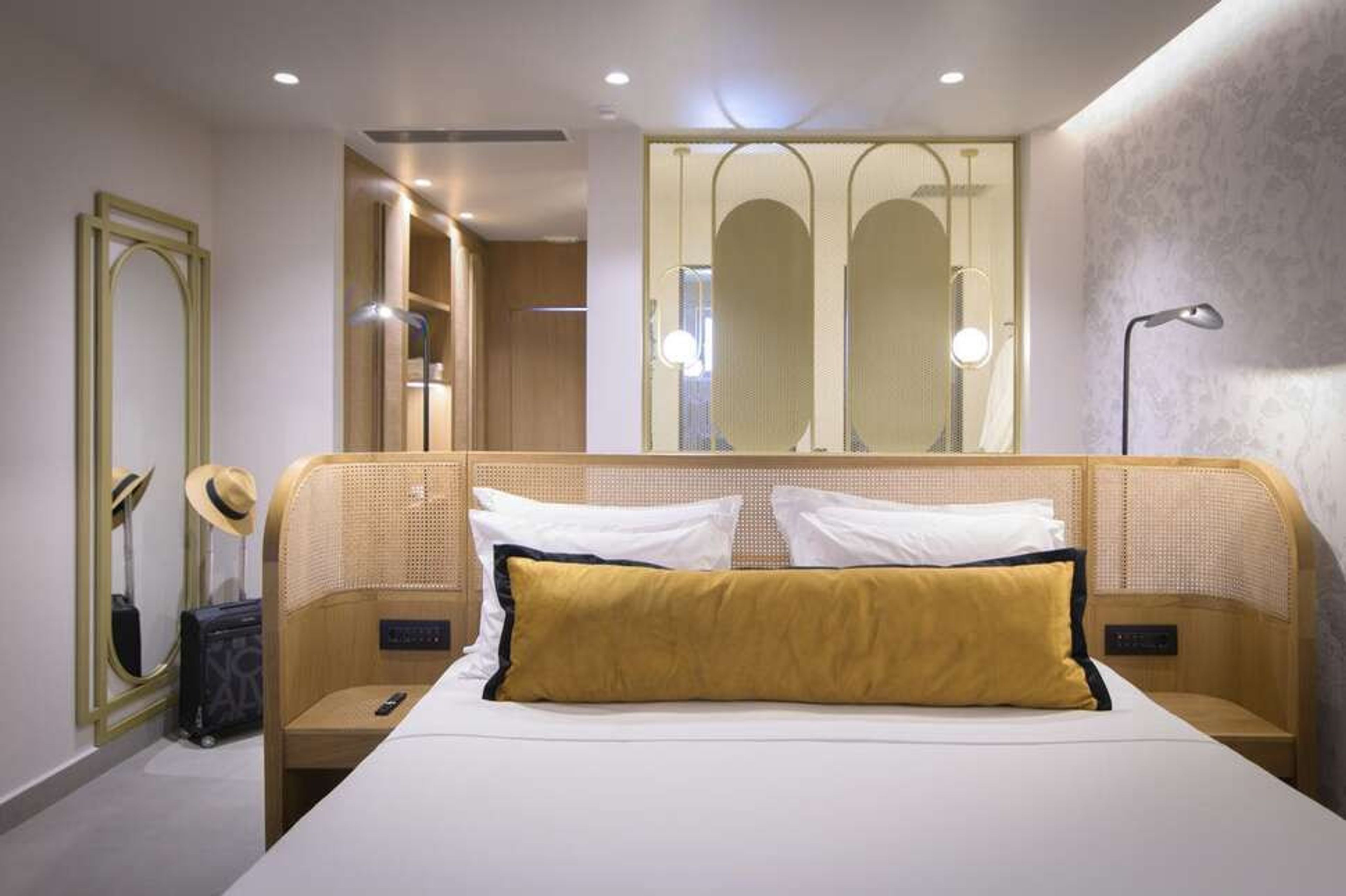 Castello Boutique Suites by the sea foto 3