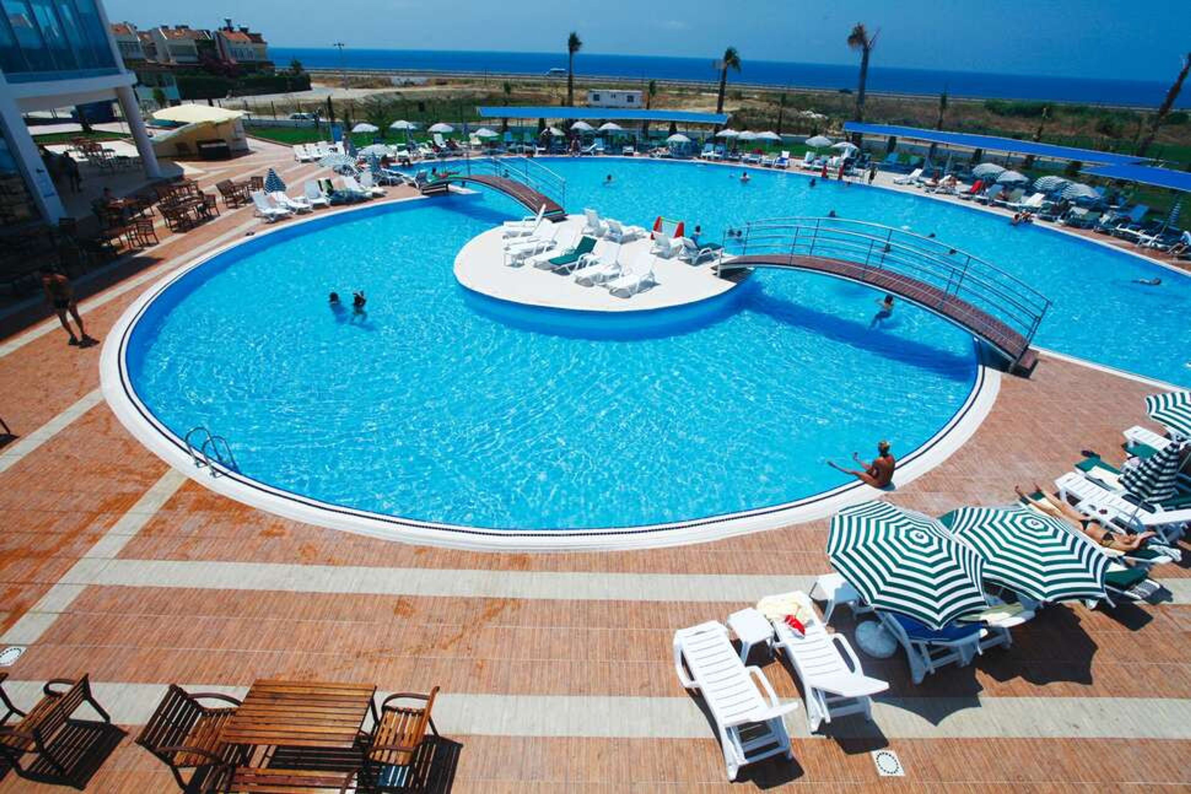 Cenger Beach foto 1