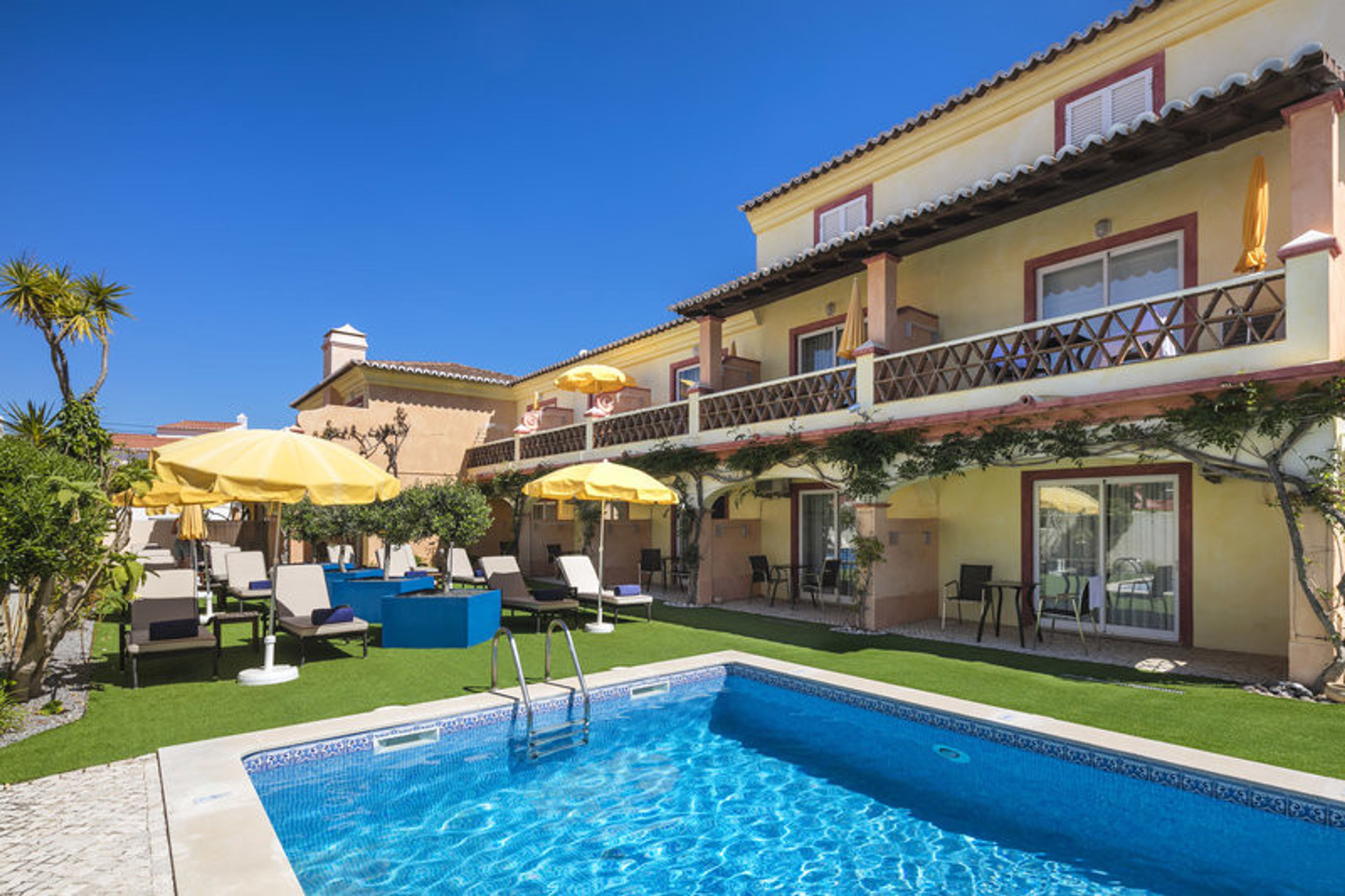 Costa d Oiro Ambience Village