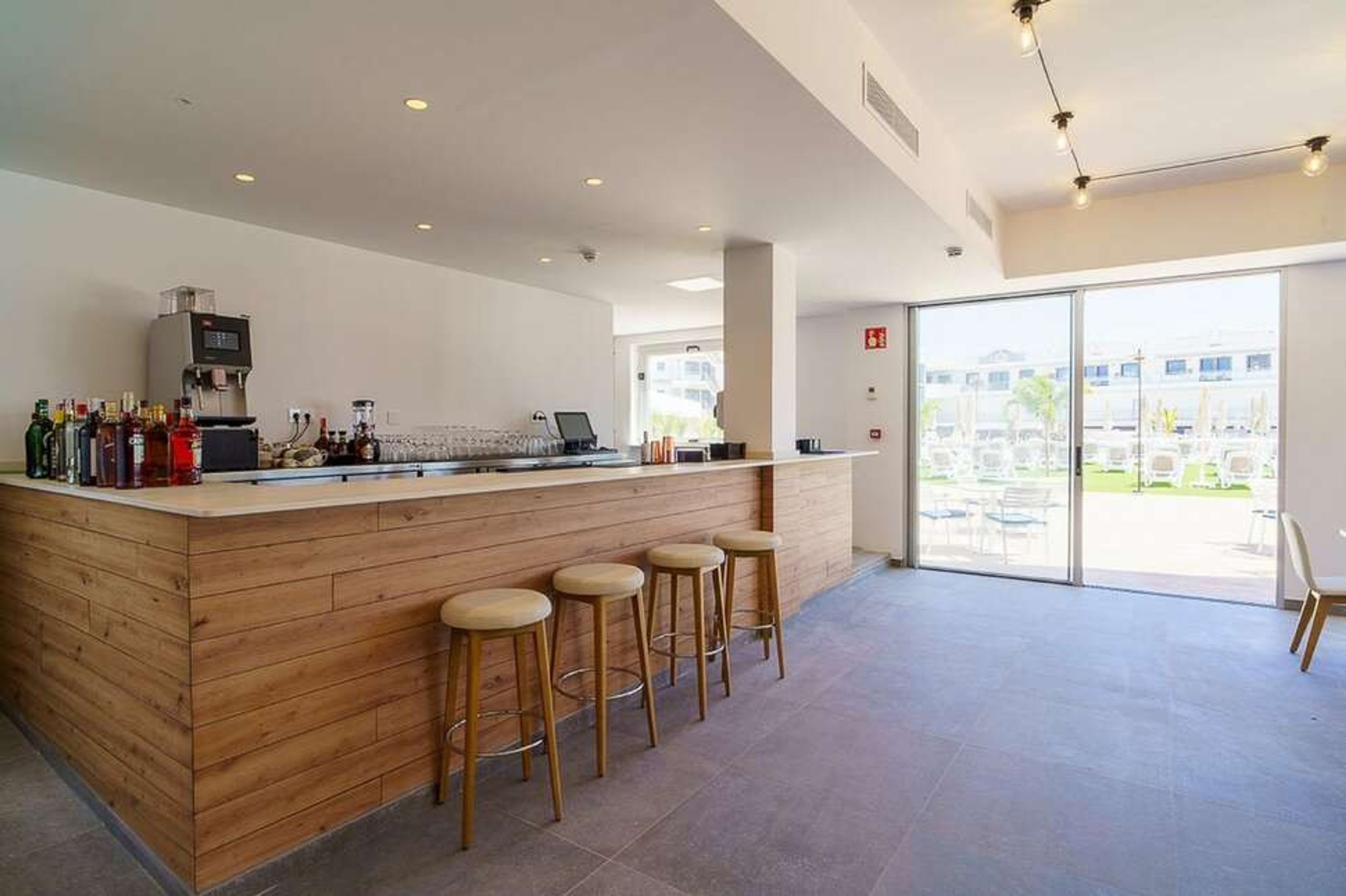 Cordial Marina Blanca foto 4