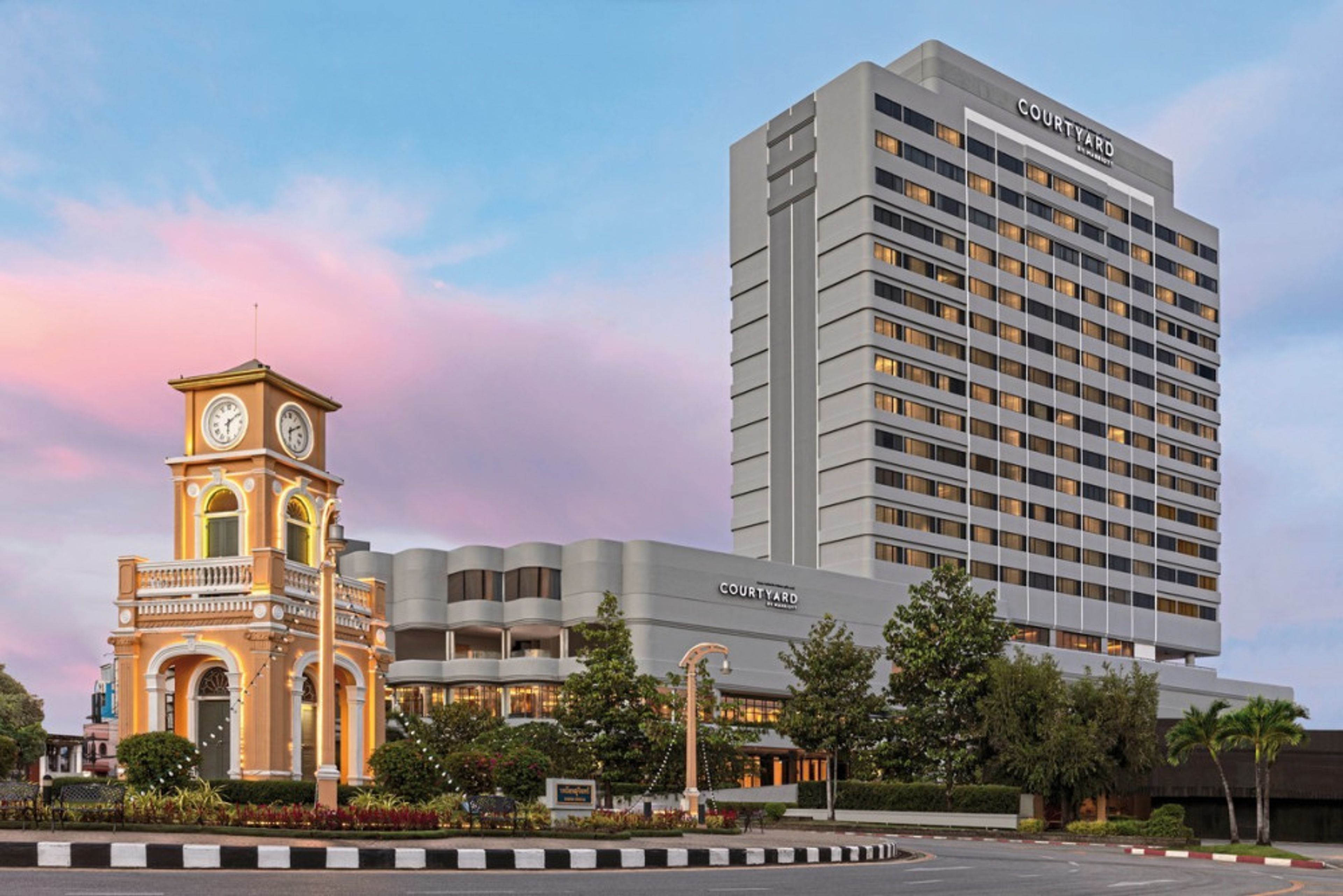 Courtyard by Marriott Phuket Patong Beach Resort foto 2