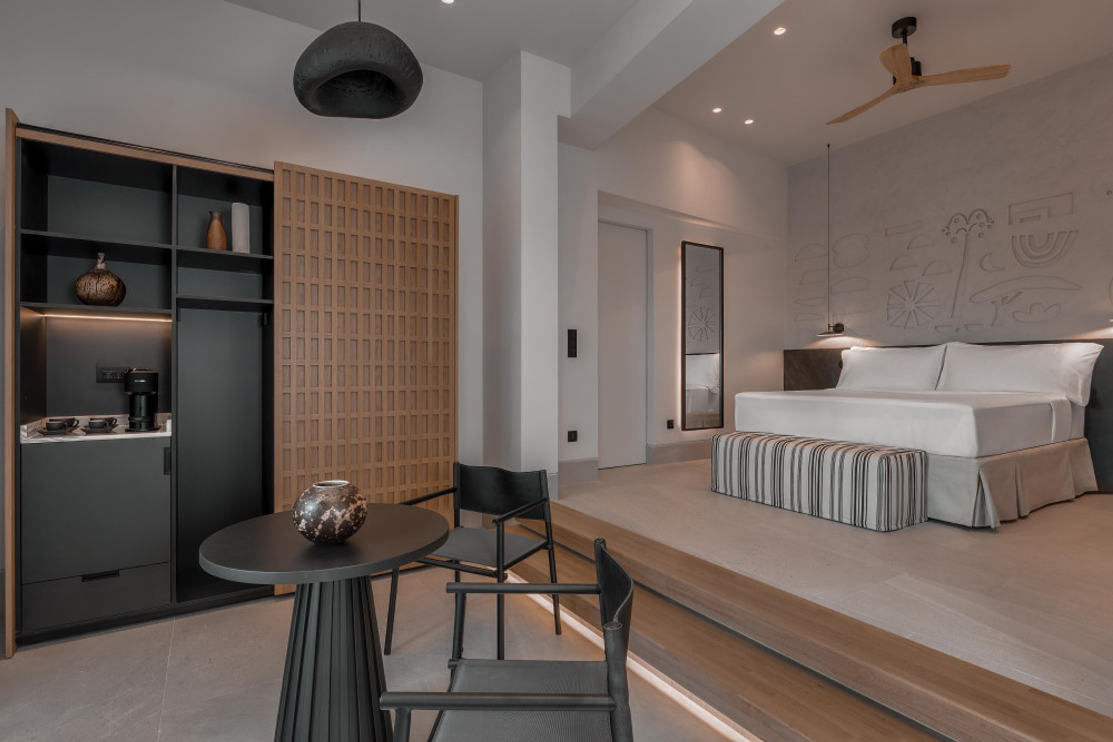 Domes Novos Santorini