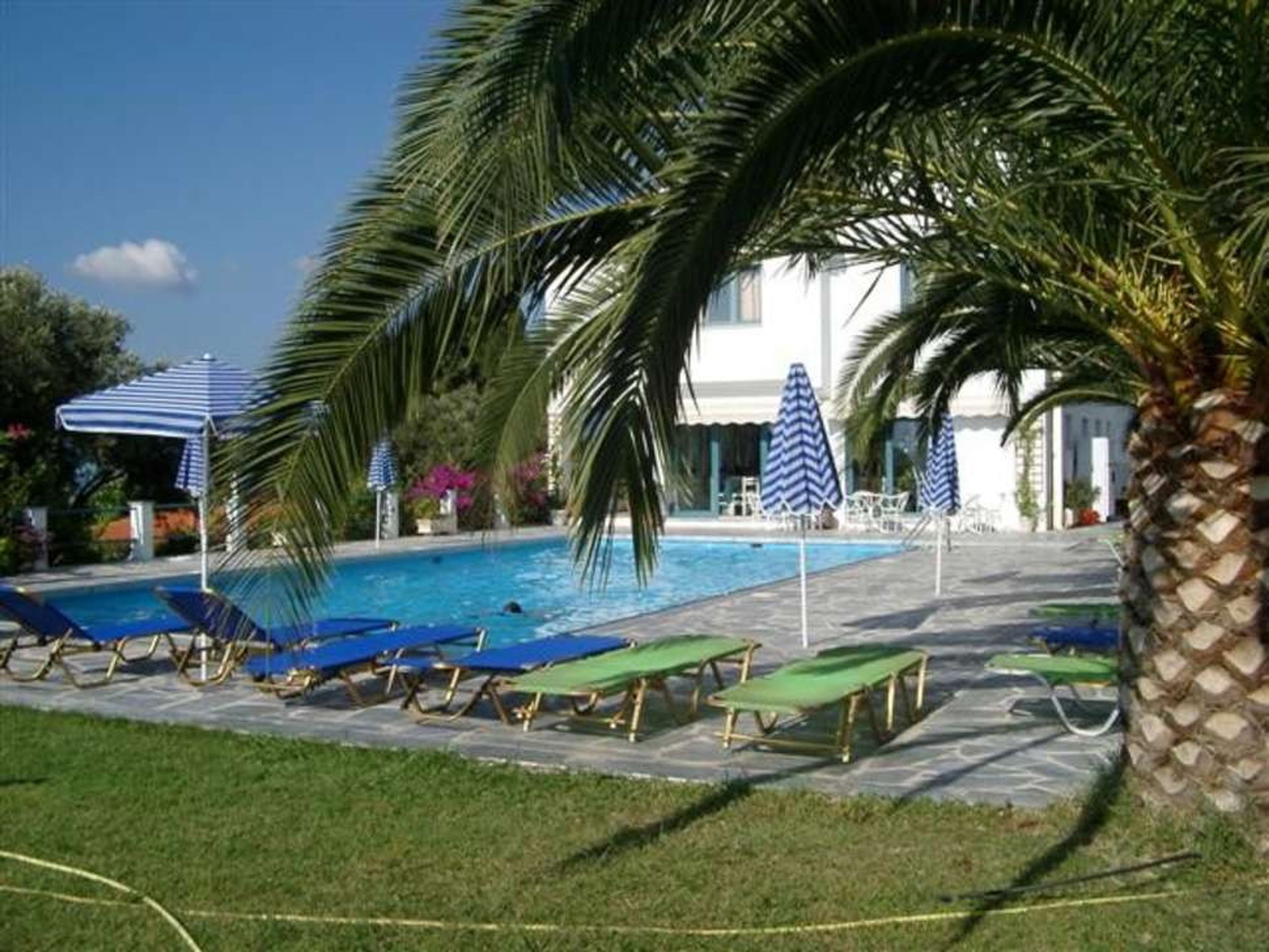 Elena Bungalows foto 2