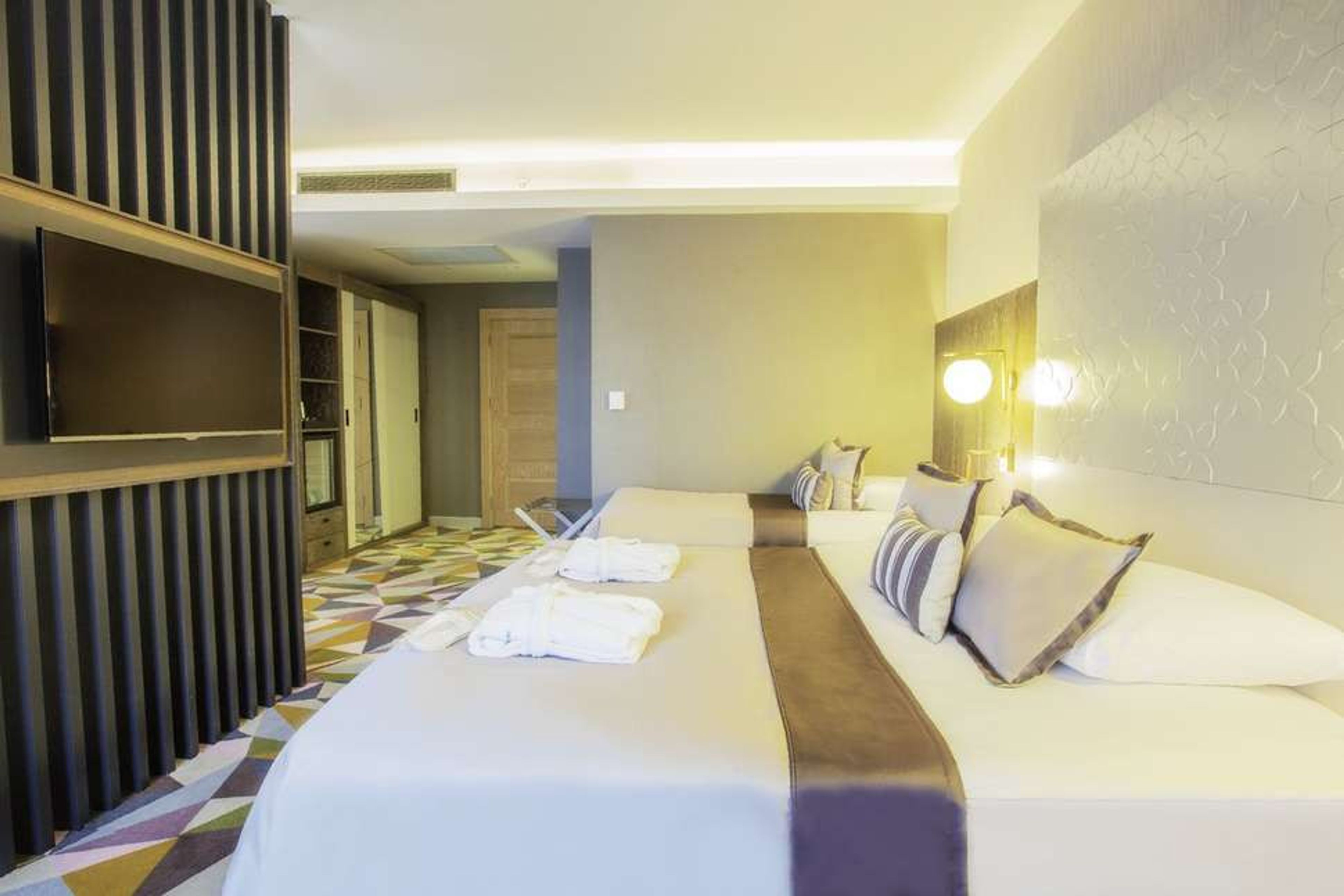 Fame Residence Lara foto 3