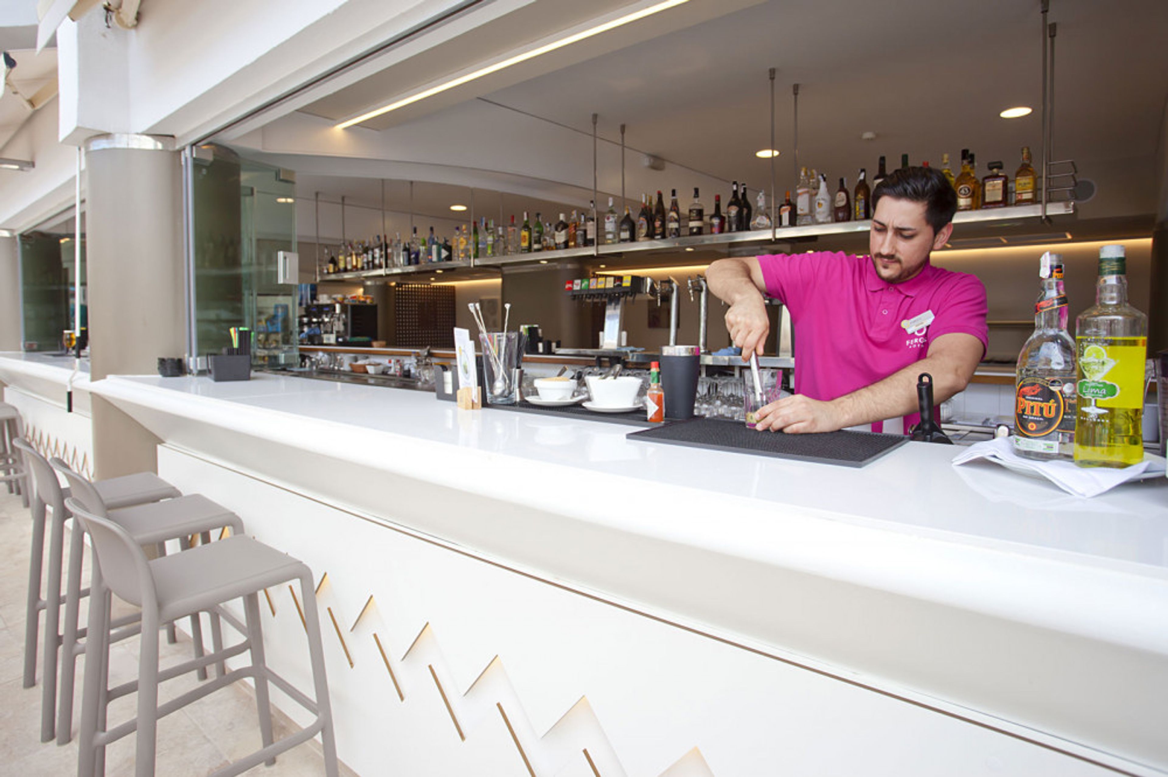 FERGUS Bermudas foto 1