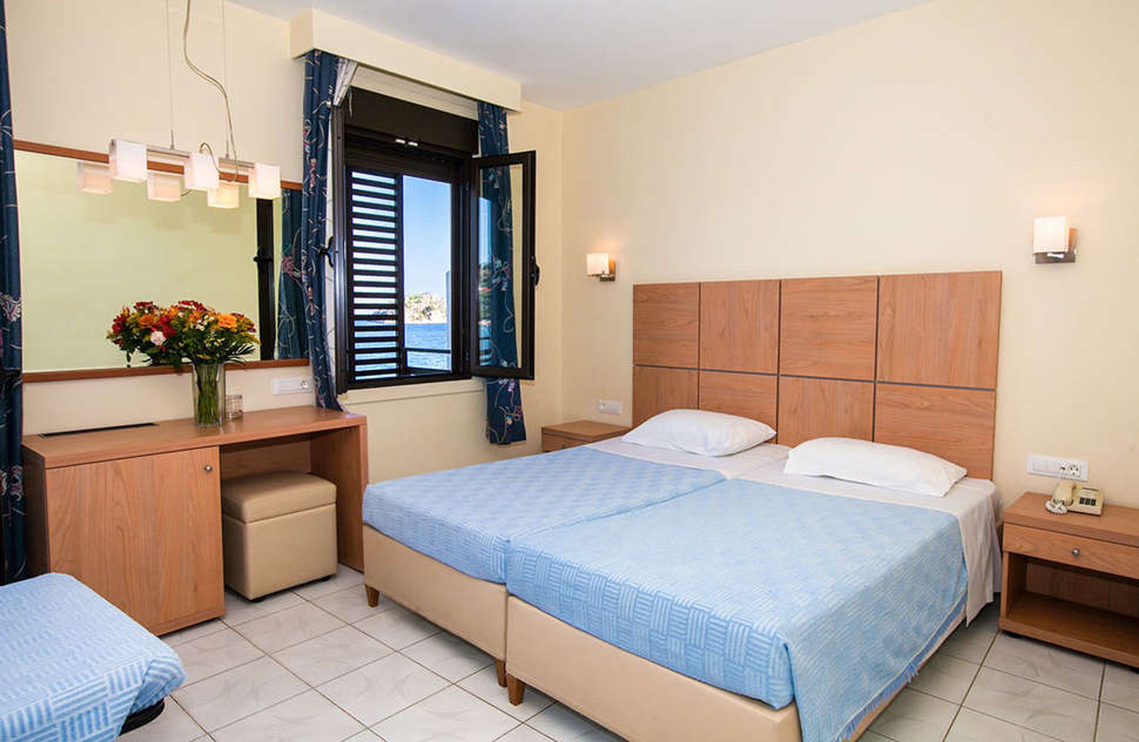 Flisvos Royal foto 3