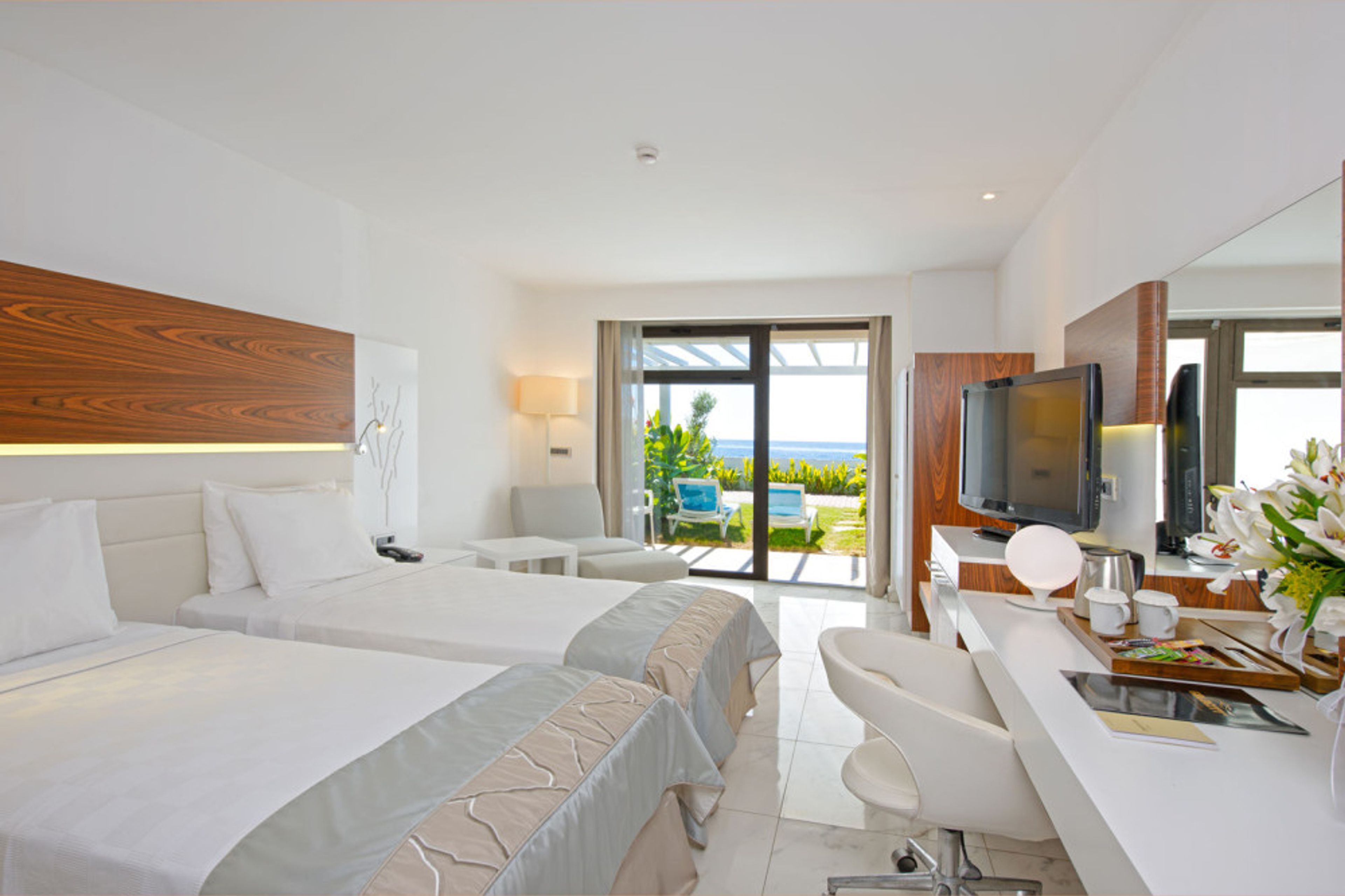 Gold Island Selected foto 3