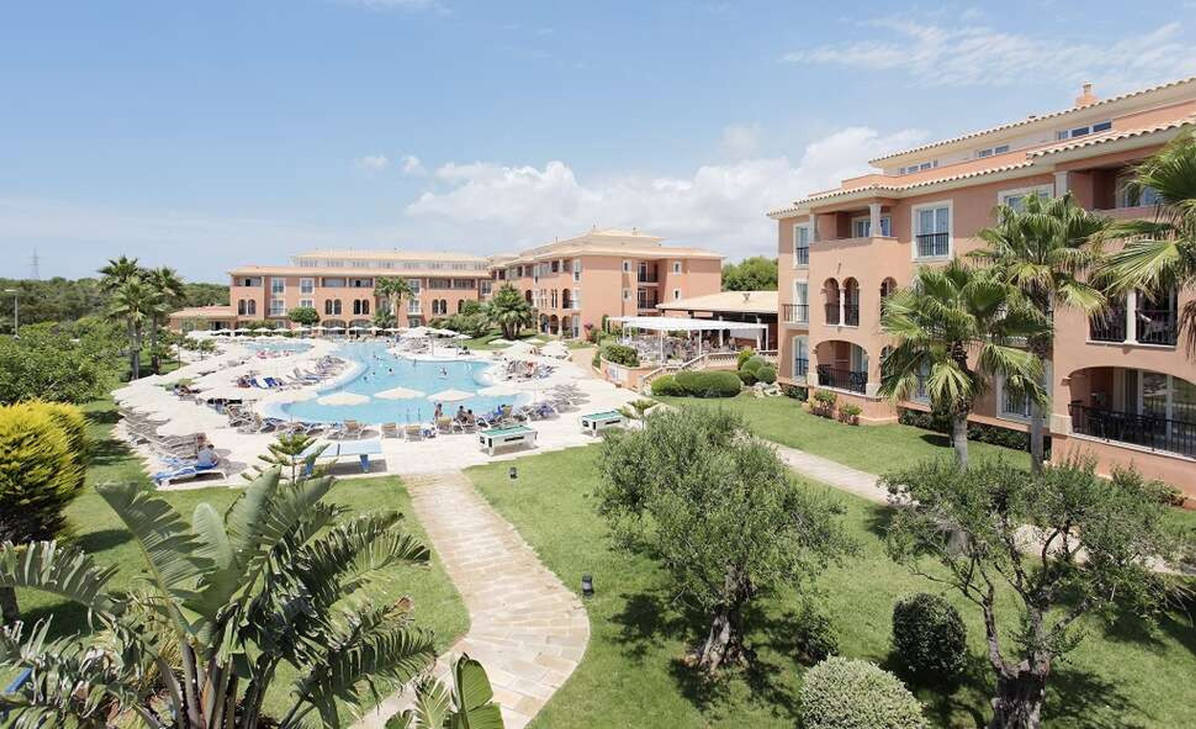 Grupotel Macarella Suites & Spa