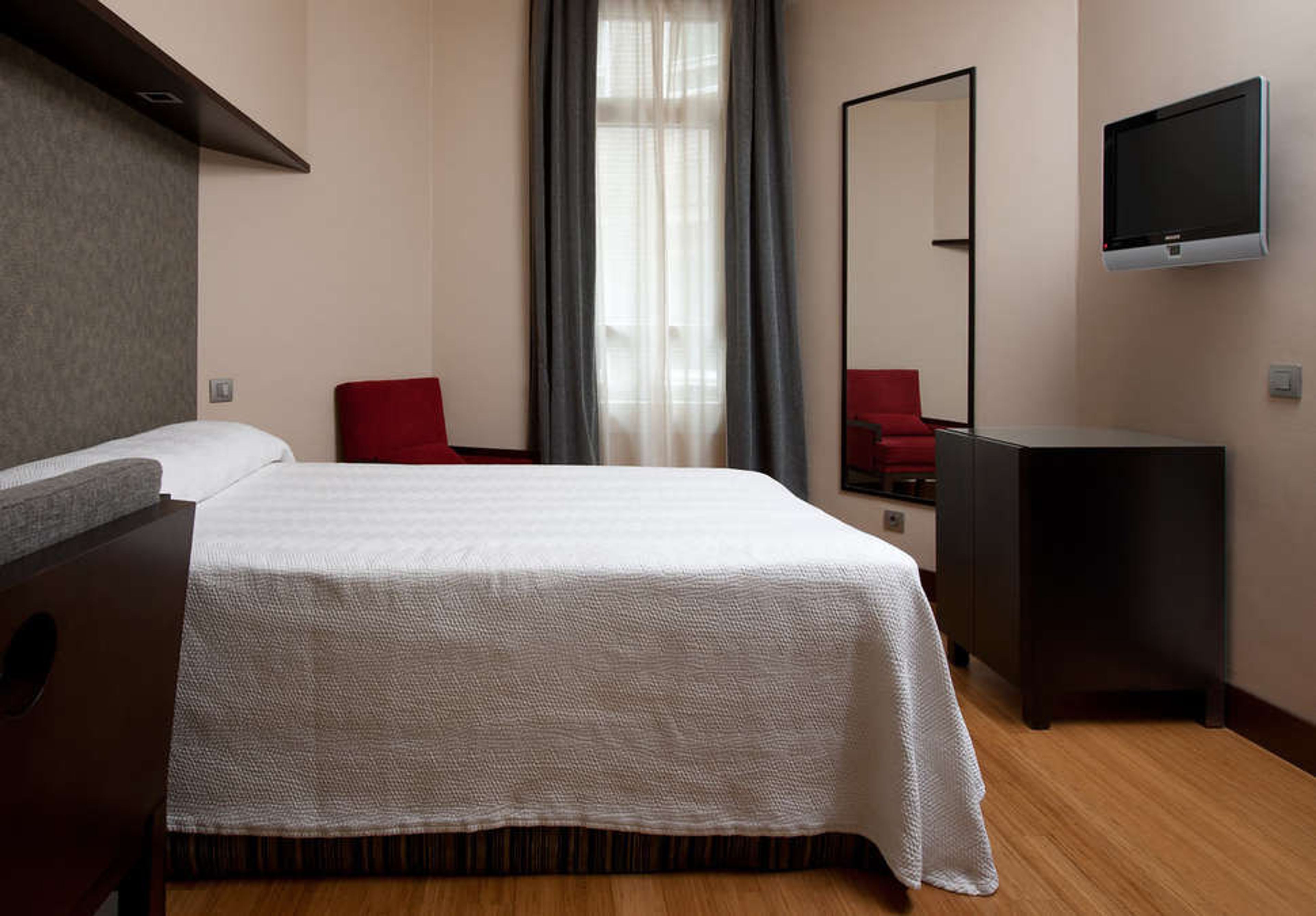 H10 Puerta de Alcala foto 2