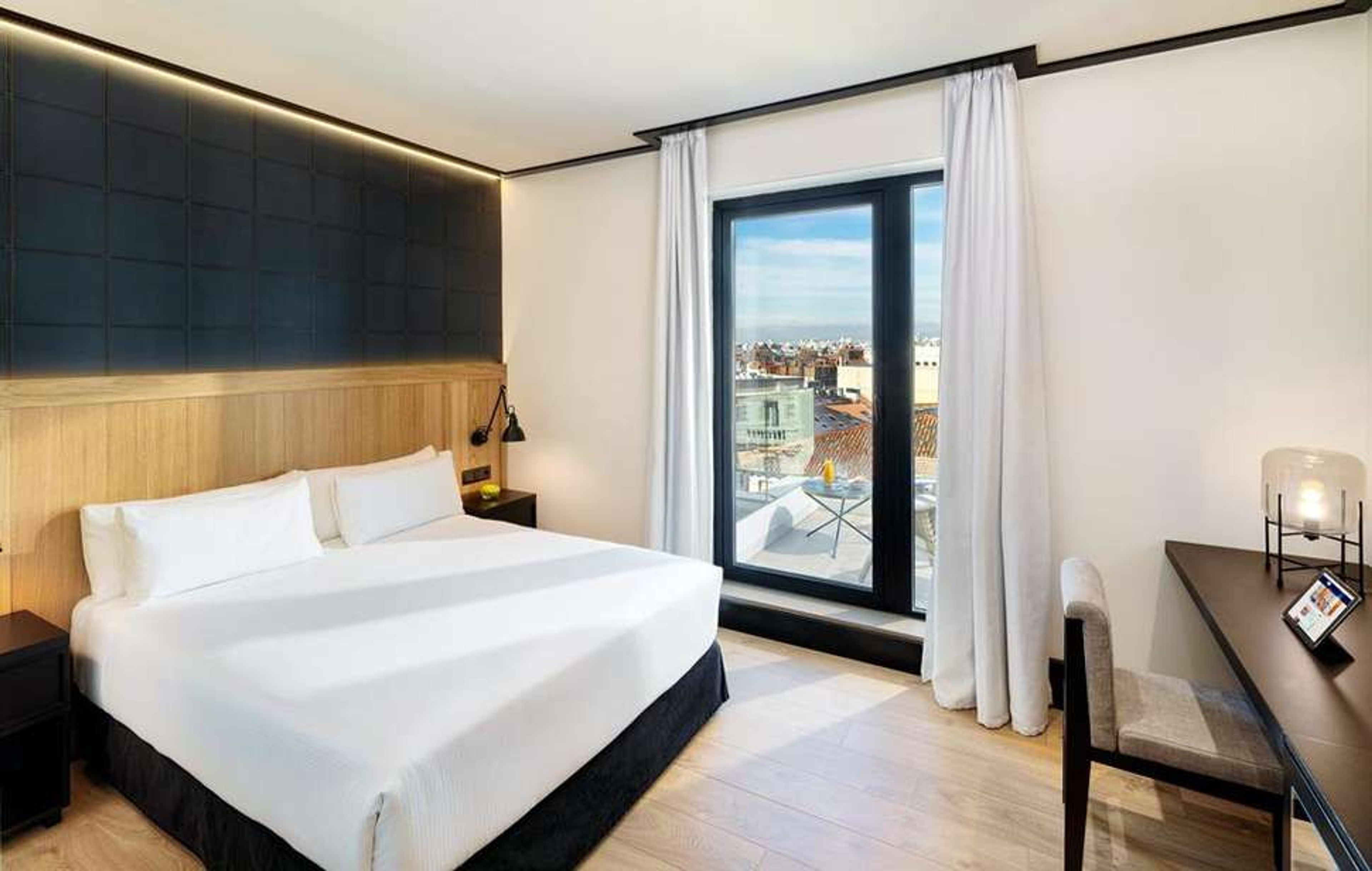 H10 Puerta de Alcala foto 4