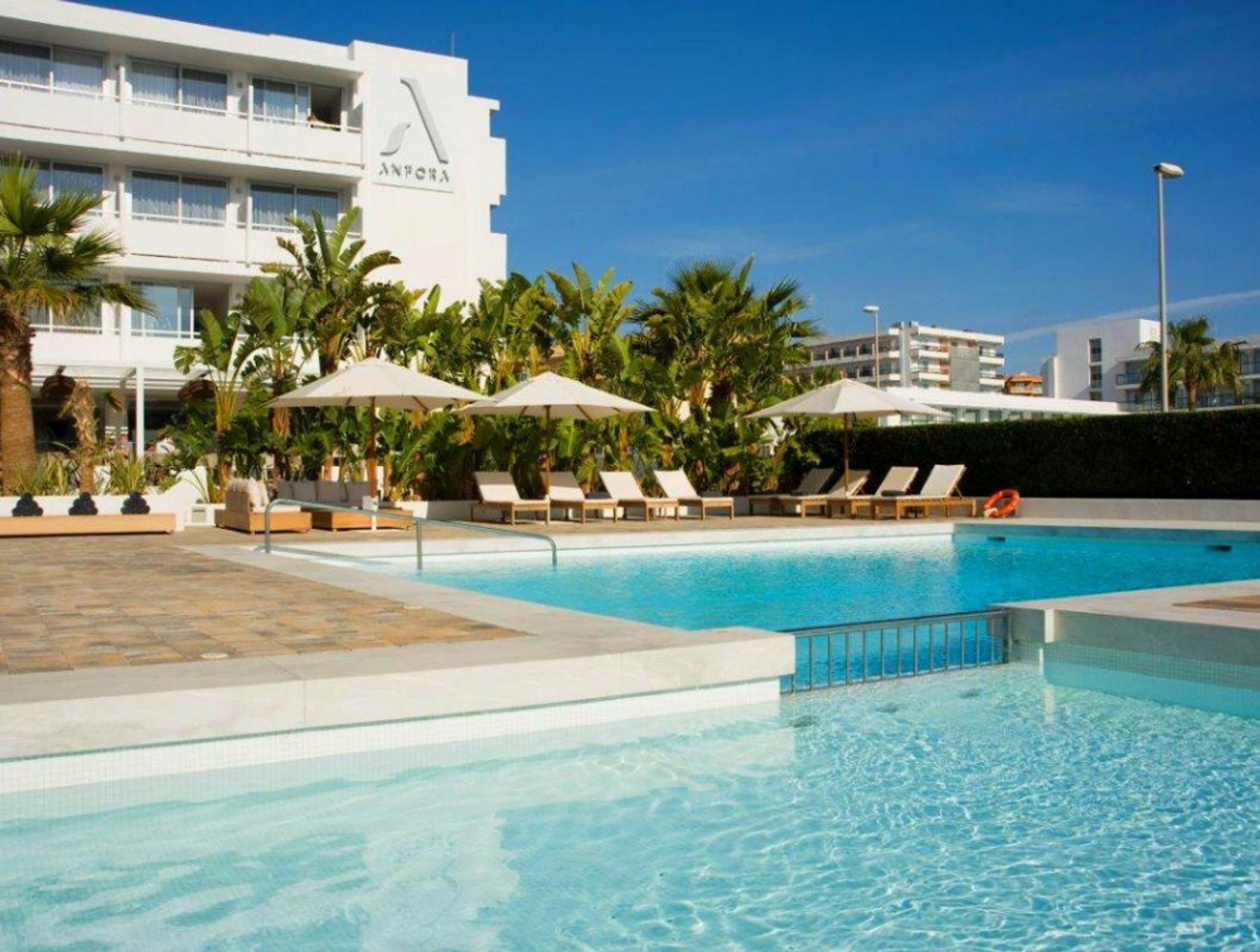 Hotel Anfora Ibiza - logies en ontbijt