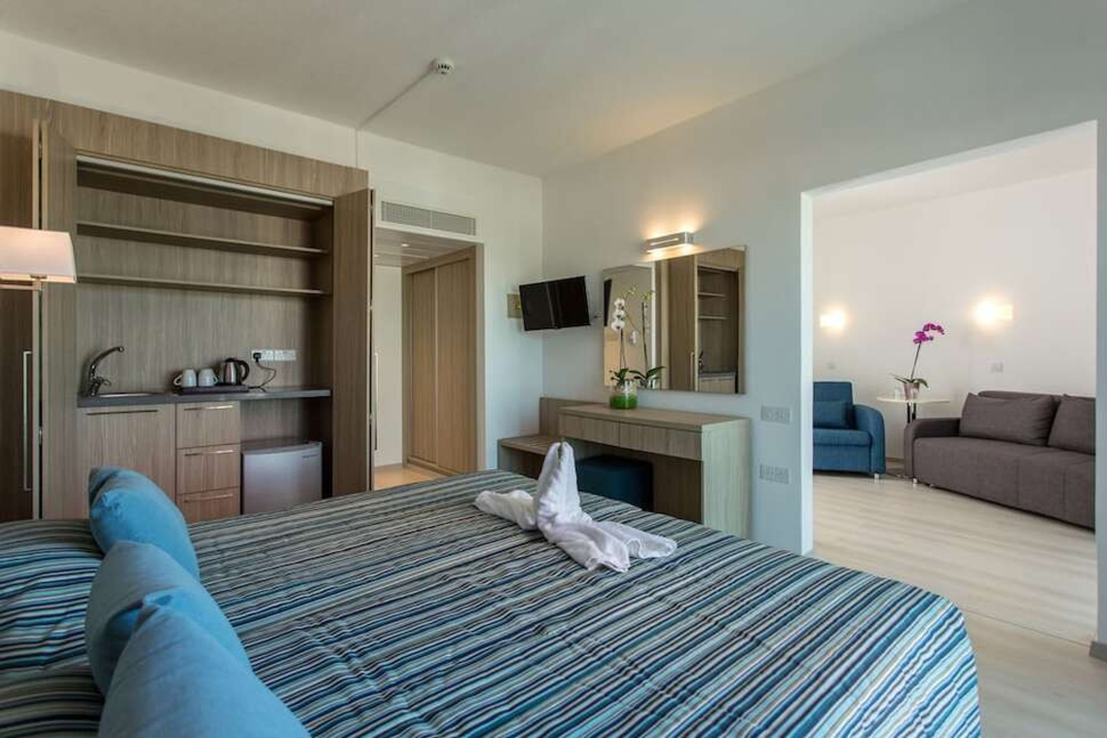 Kapetanios Bay foto 2