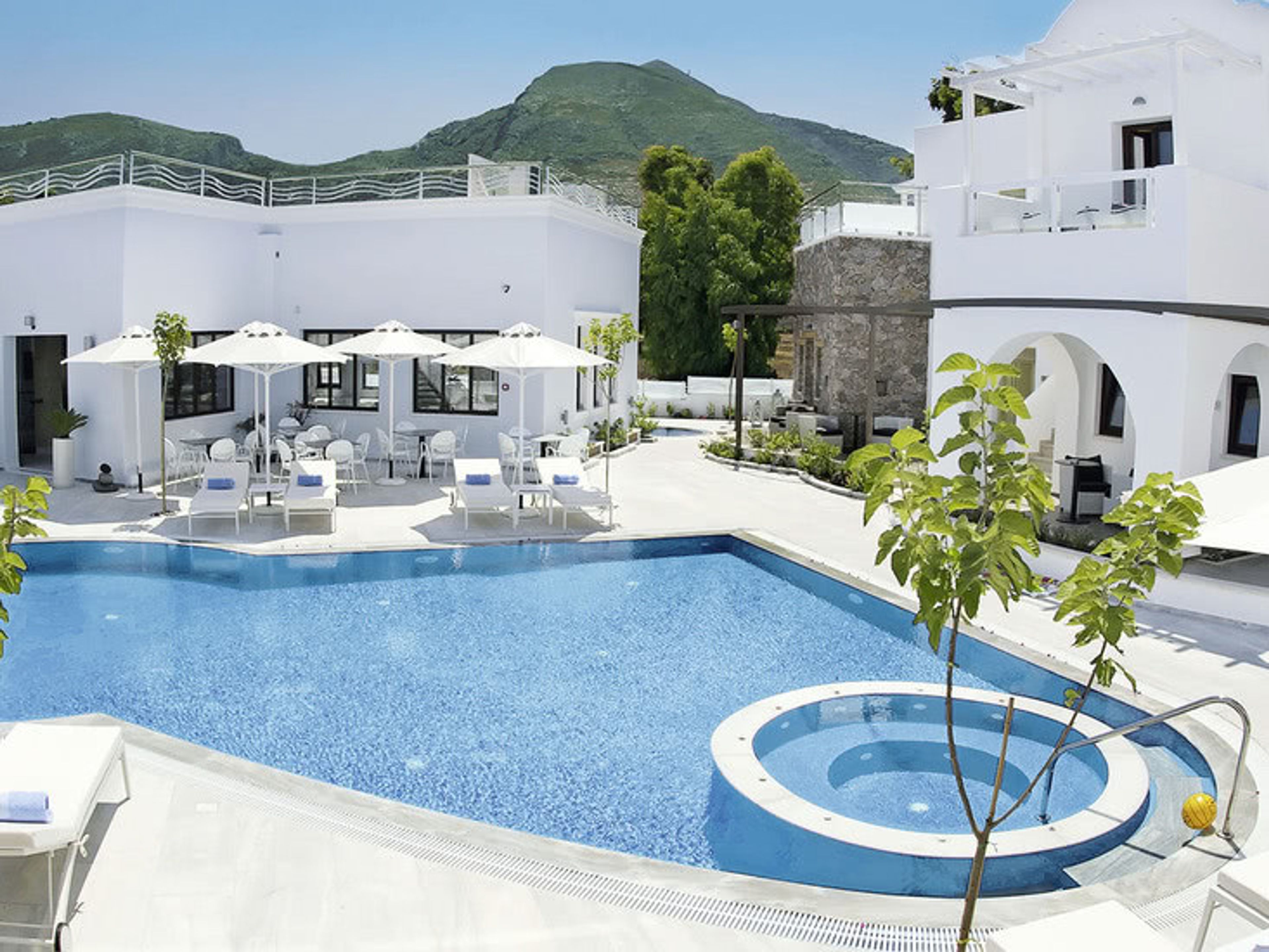 La Mer Deluxe and Spa