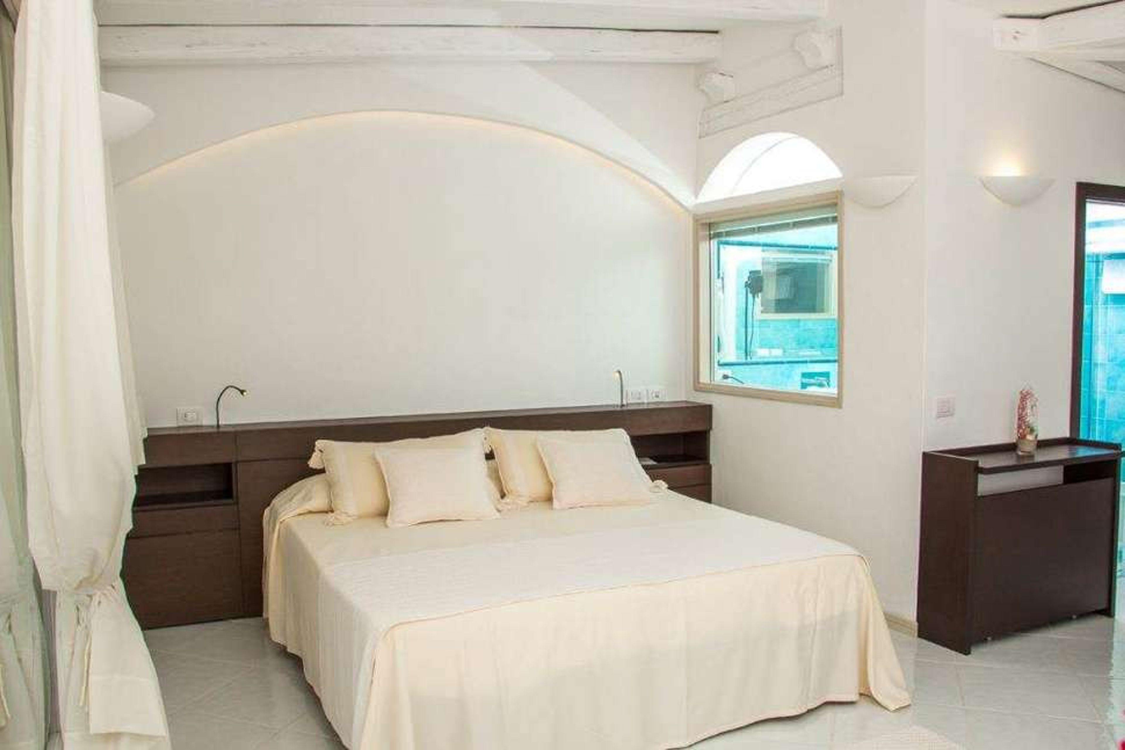 Punta Est Baja Sardinia foto 2