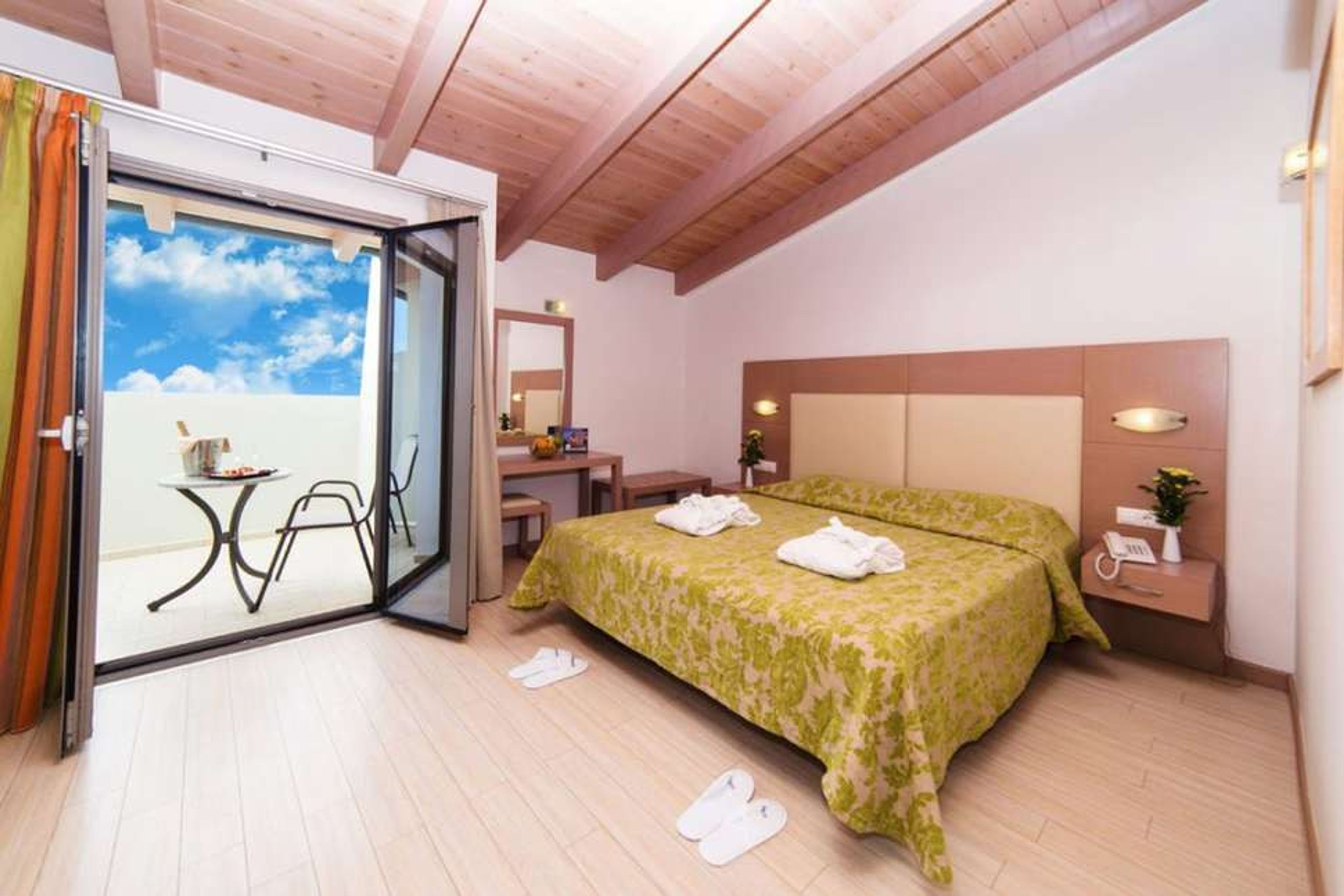 Panormo Beach foto 3