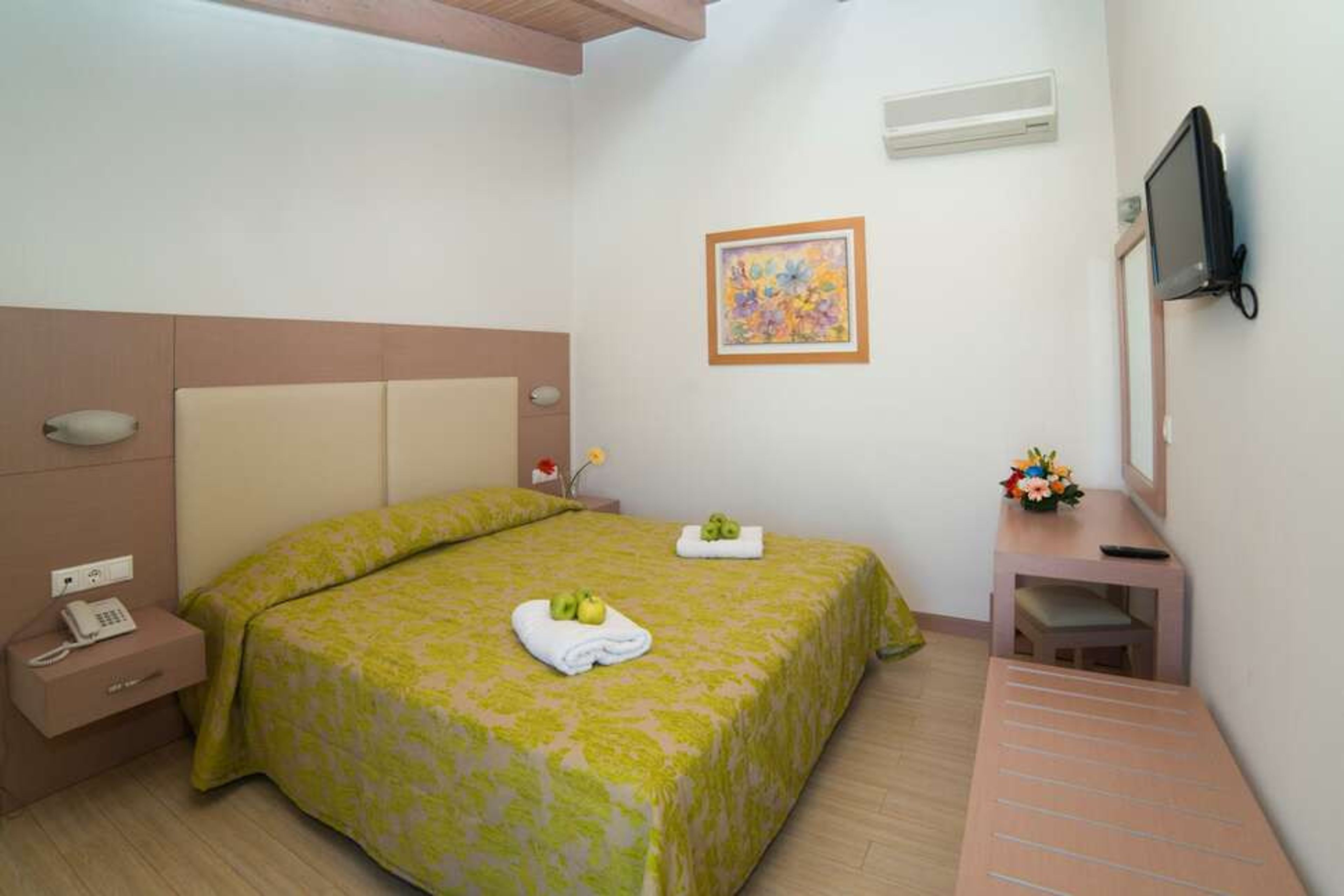 Panormo Beach foto 4