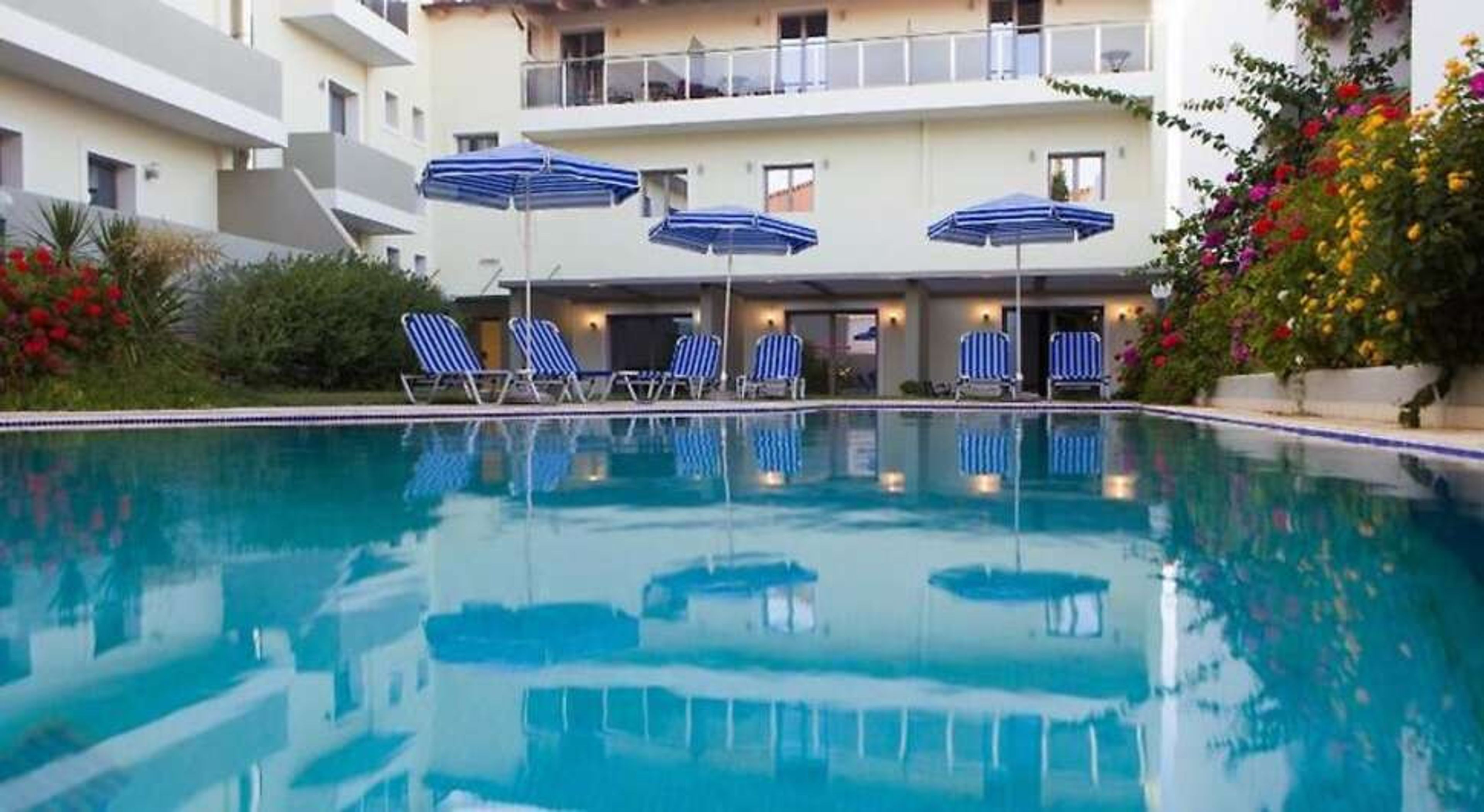 Panormo Beach foto 1