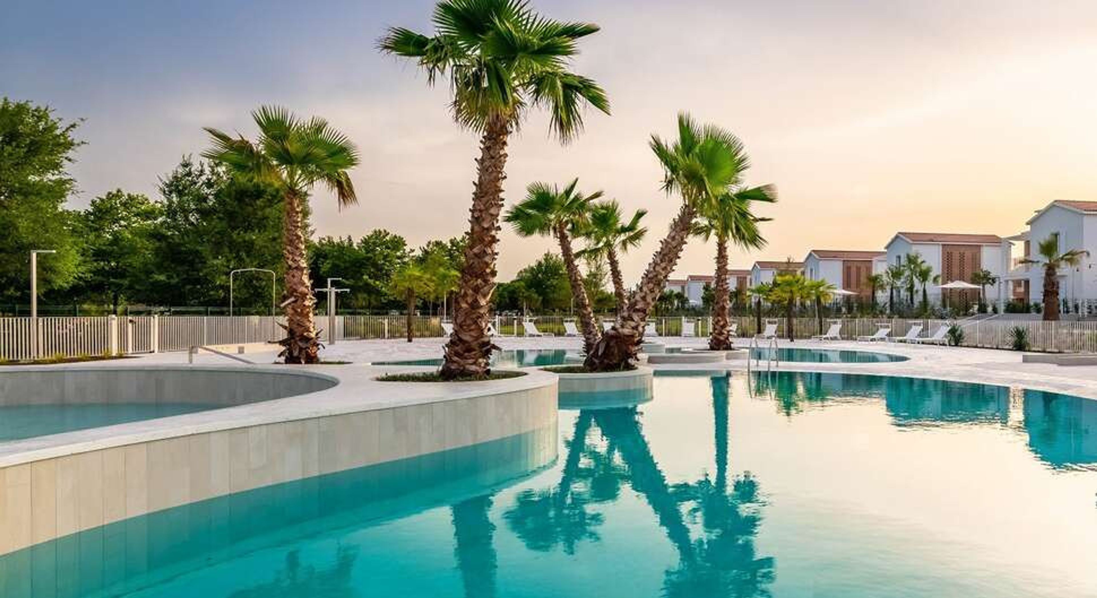 Pareus Beach Resort