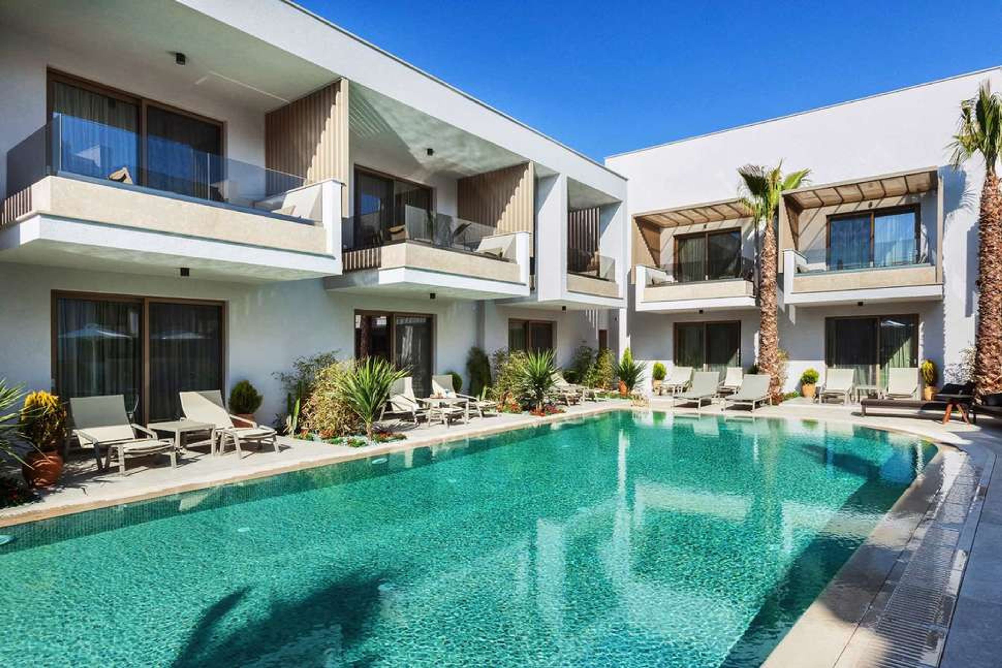 Pefki Deluxe Residences