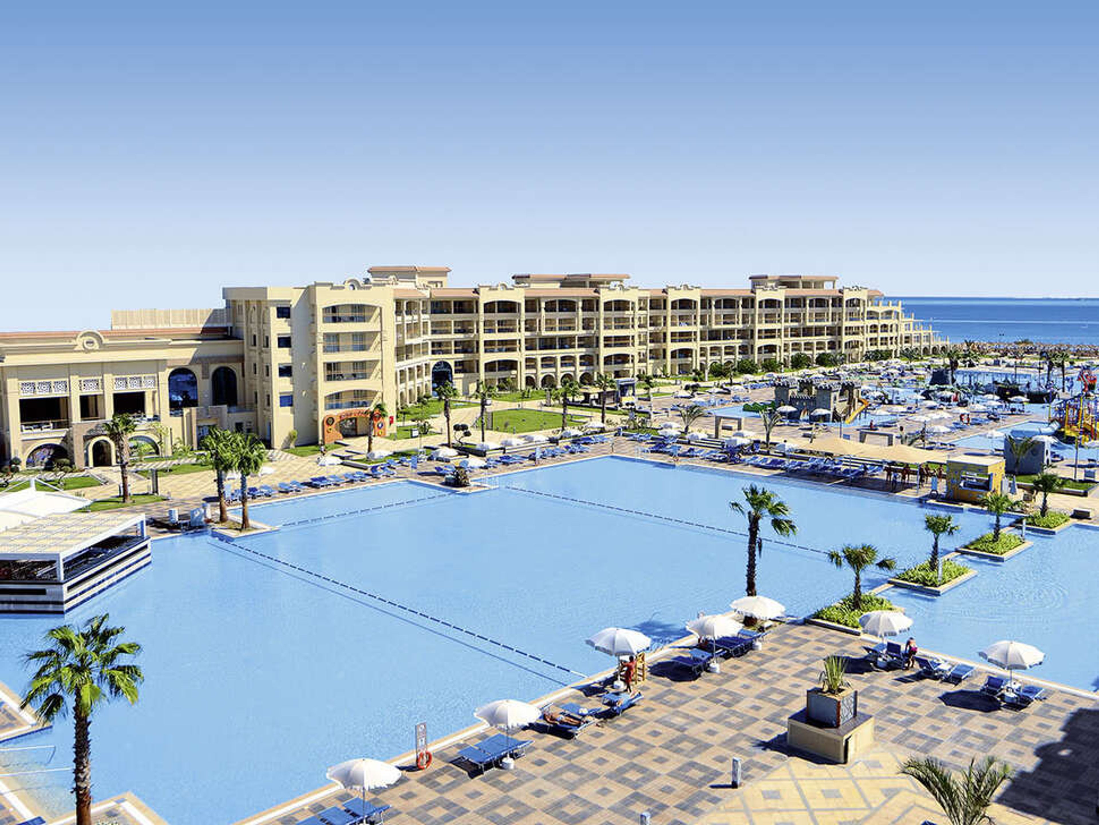 Pickalbatros White Beach Resort