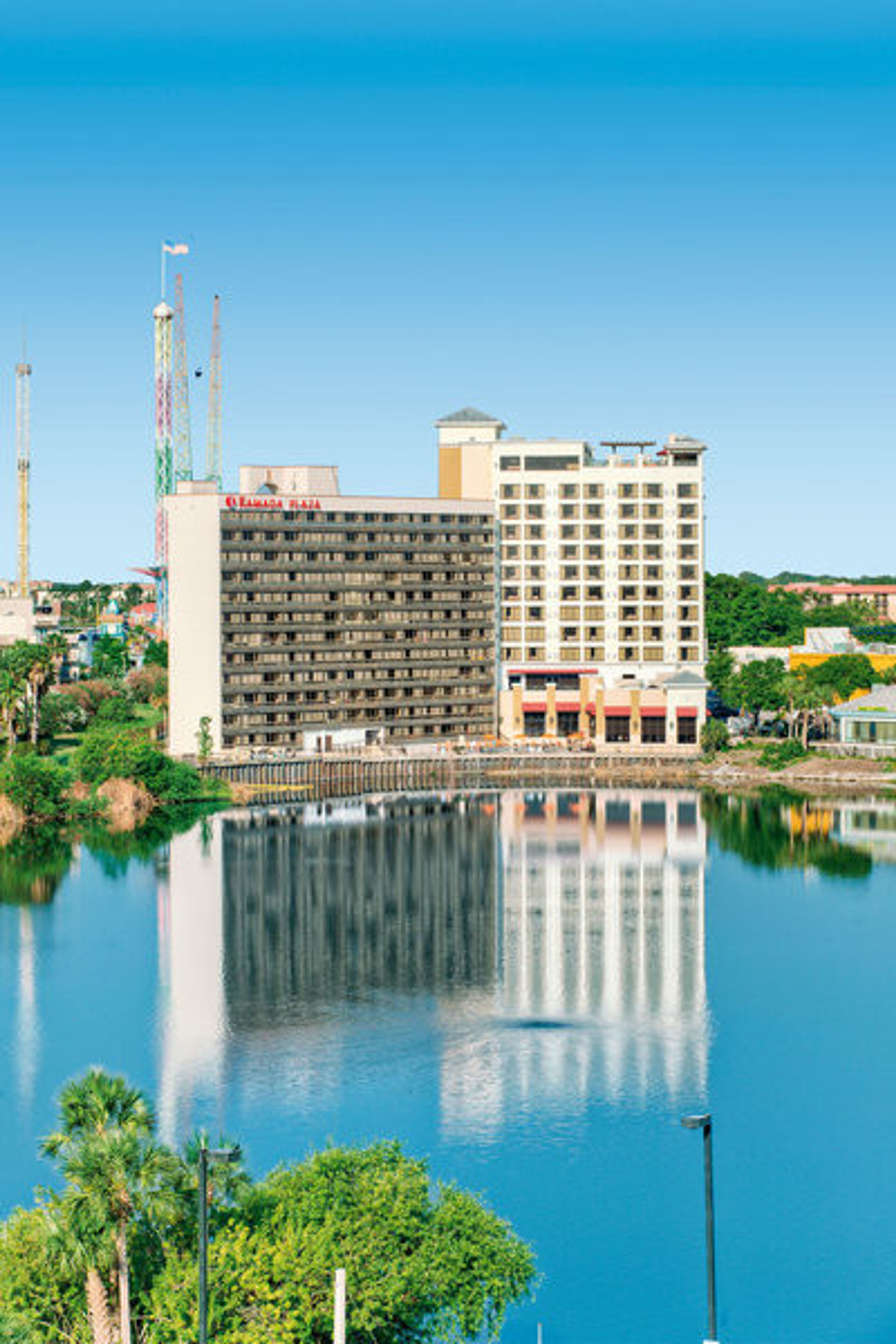 Ramada Plaza by Wyndham Orlando Resort en Suites Intl Drive