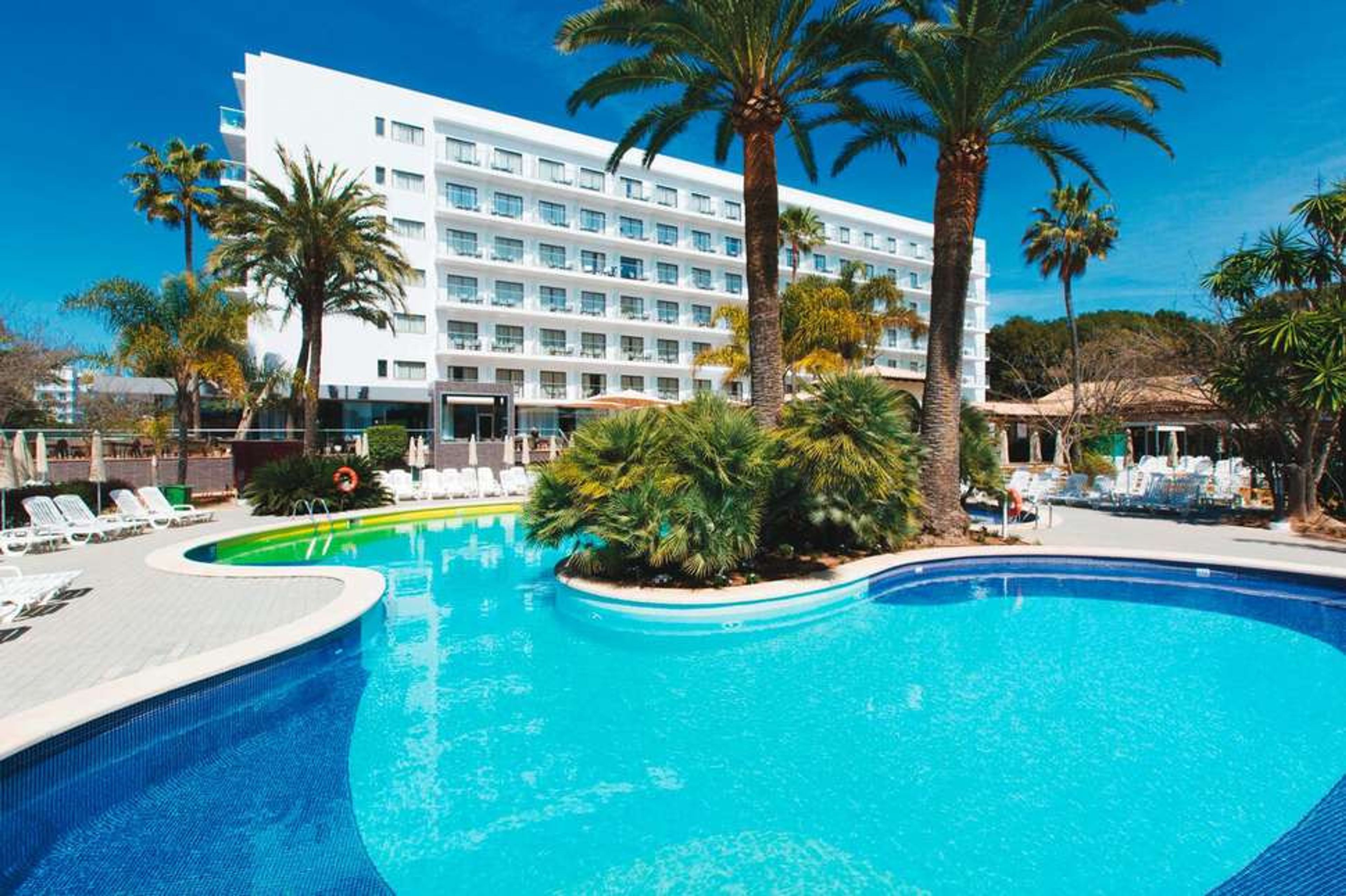 RIU Bravo