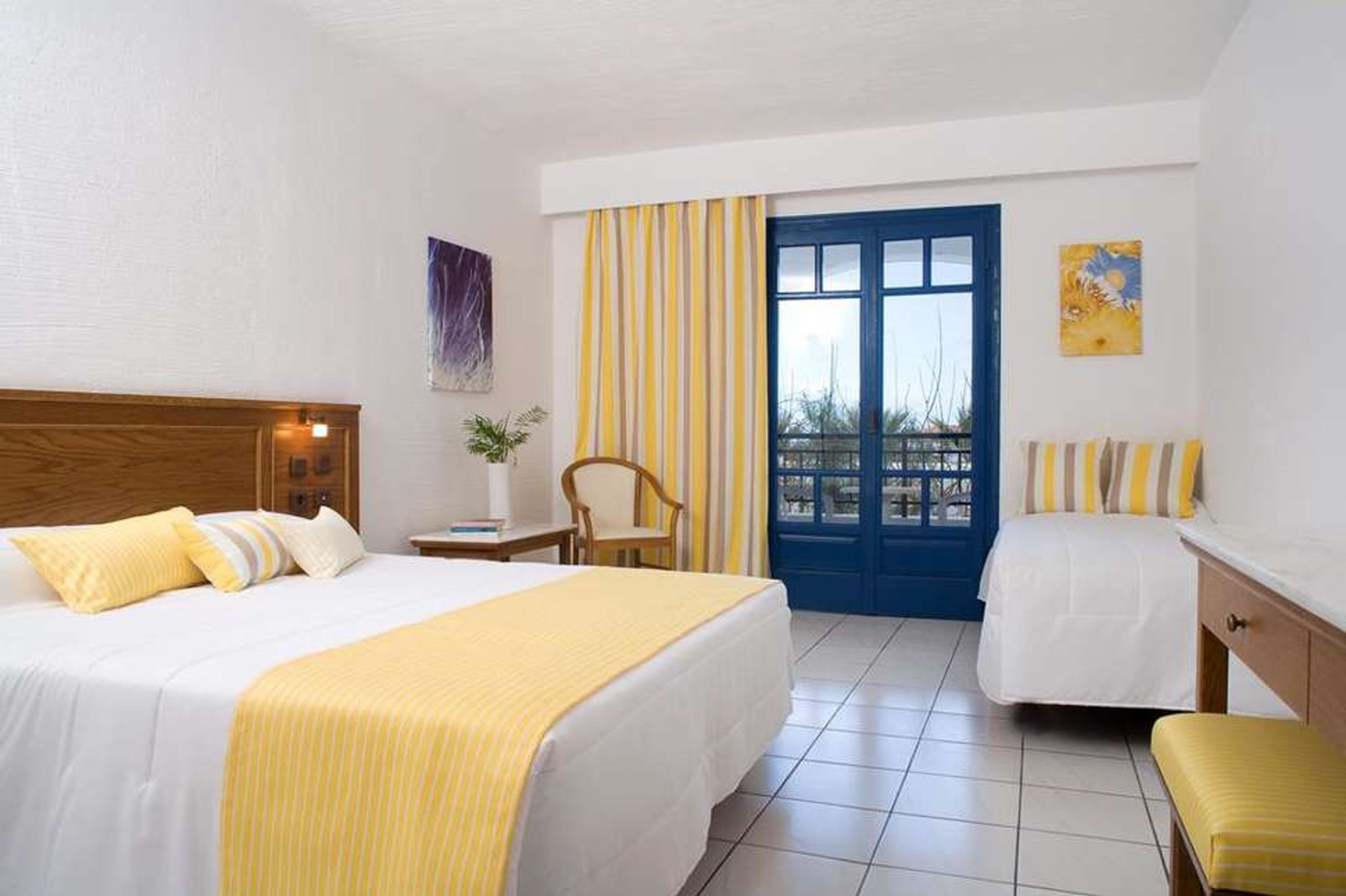 Suneo Chrissi Amoudia foto 2