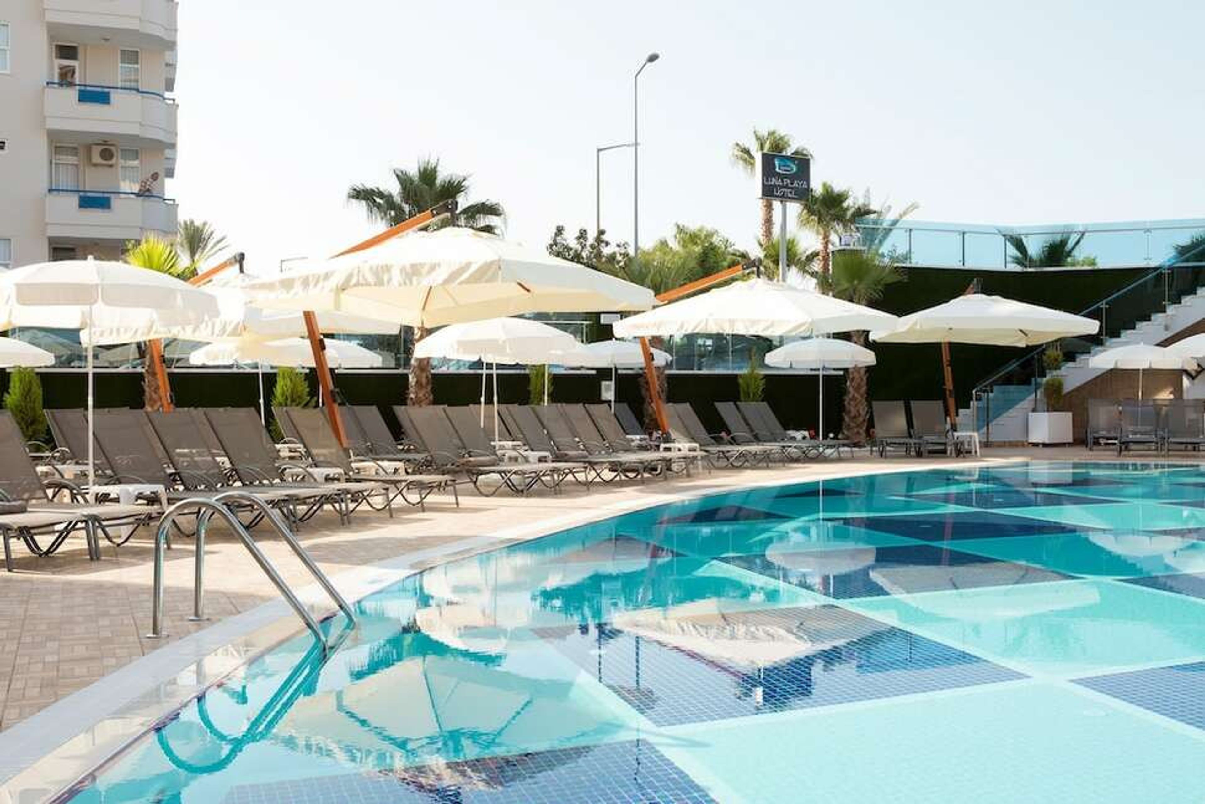 Sunprime C-Lounge foto 1