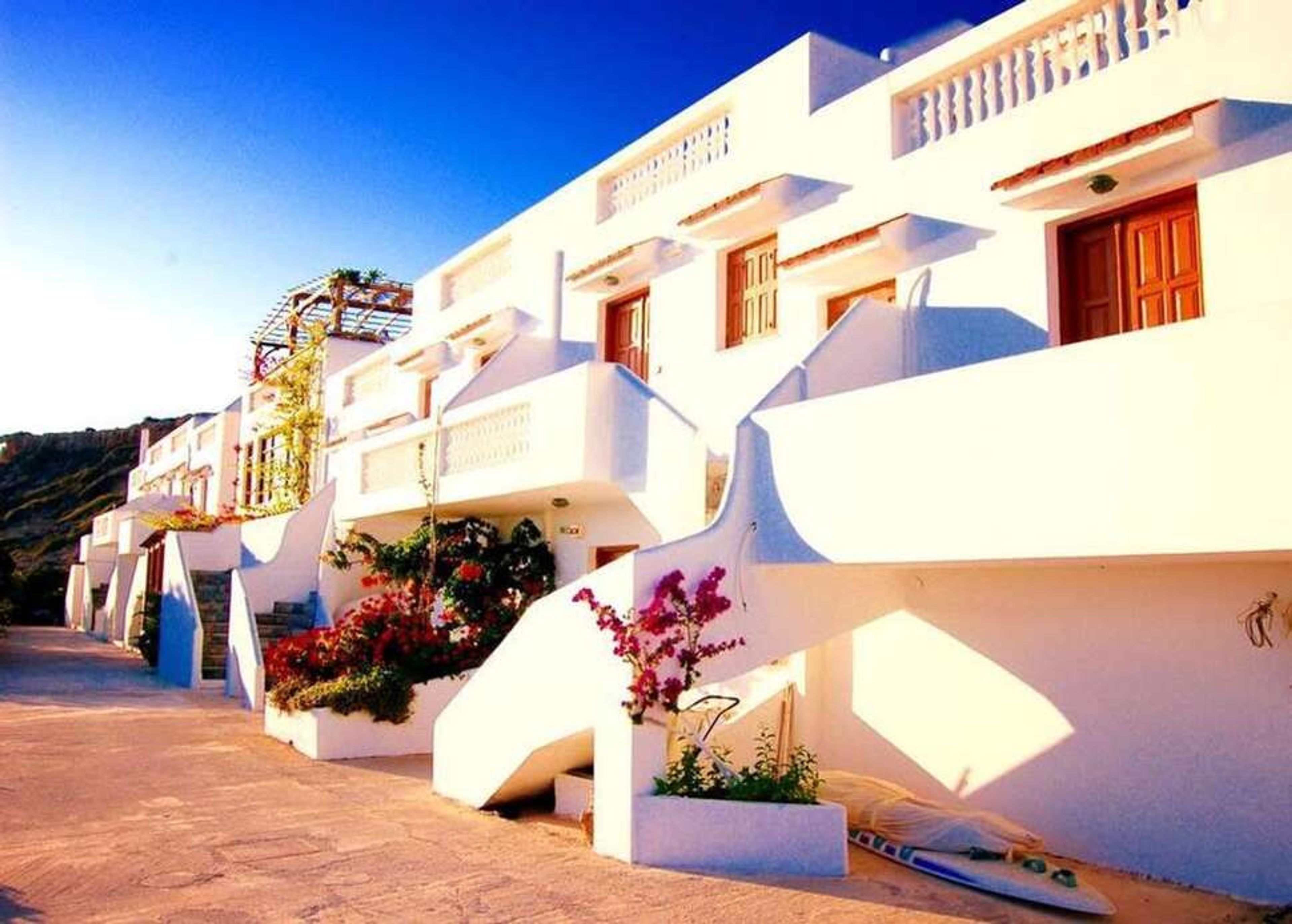 Sunset Hotel & Studios