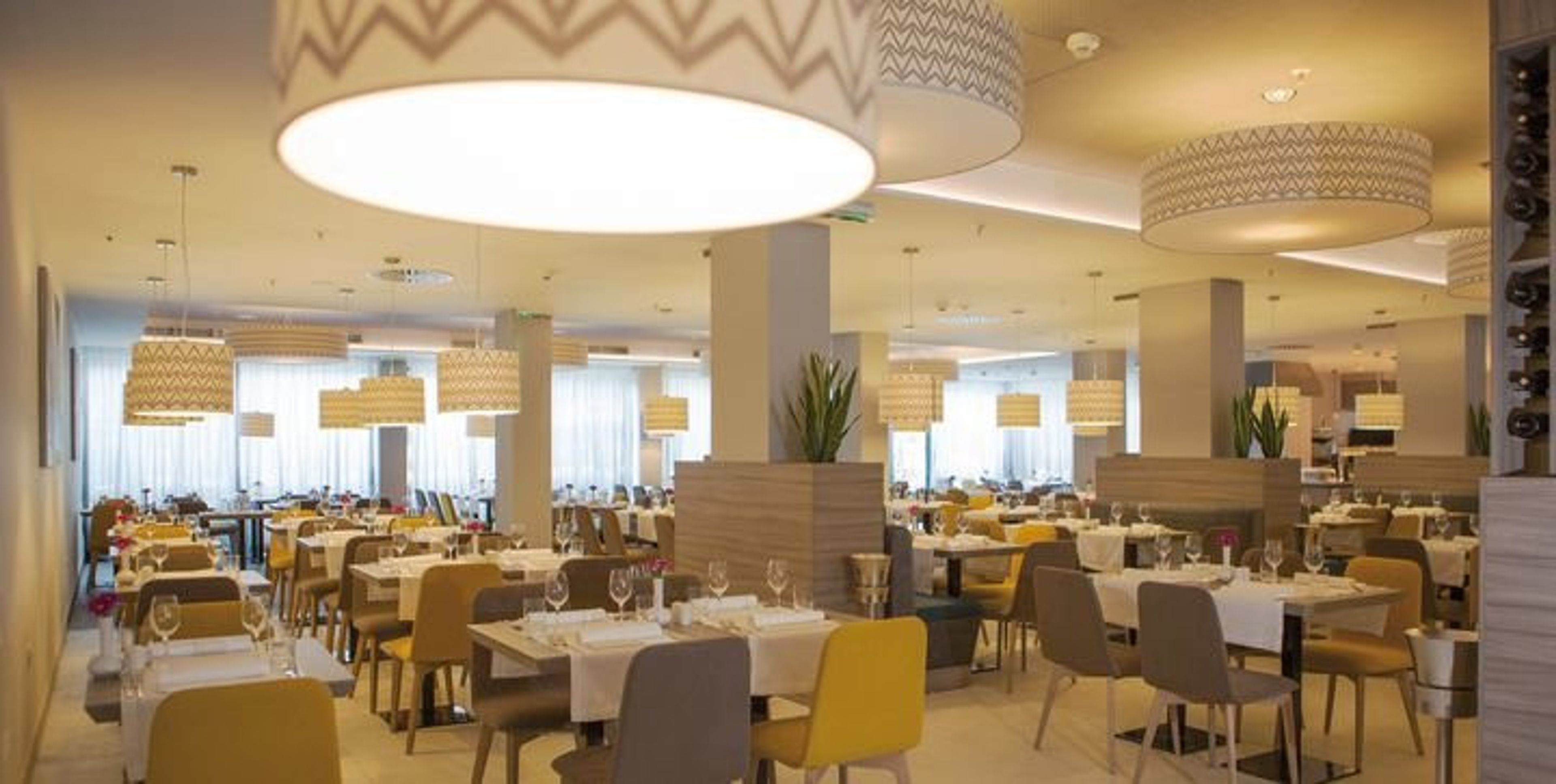 SCENE PARK PLAZA ARENA