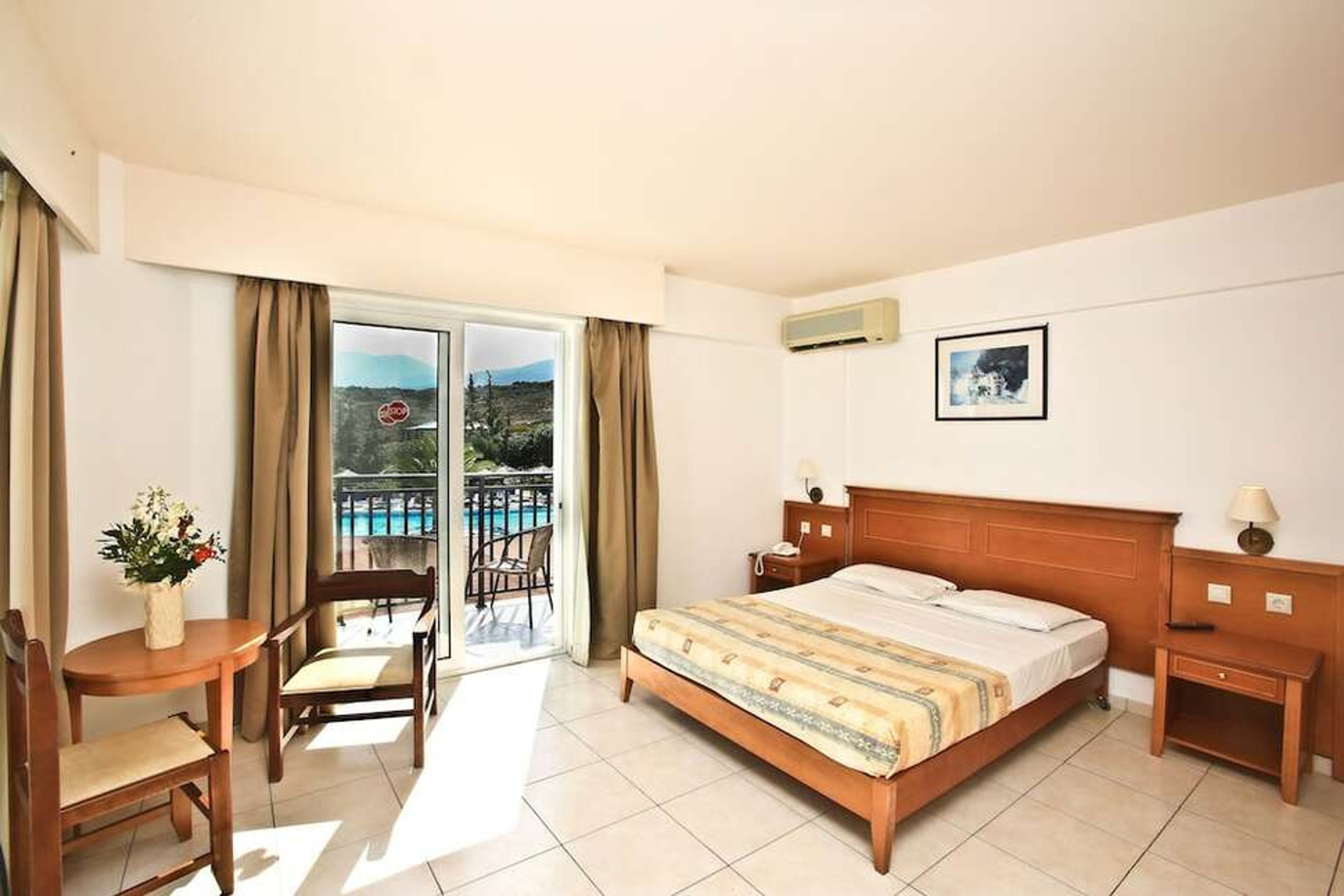 Semiramis Village foto 2